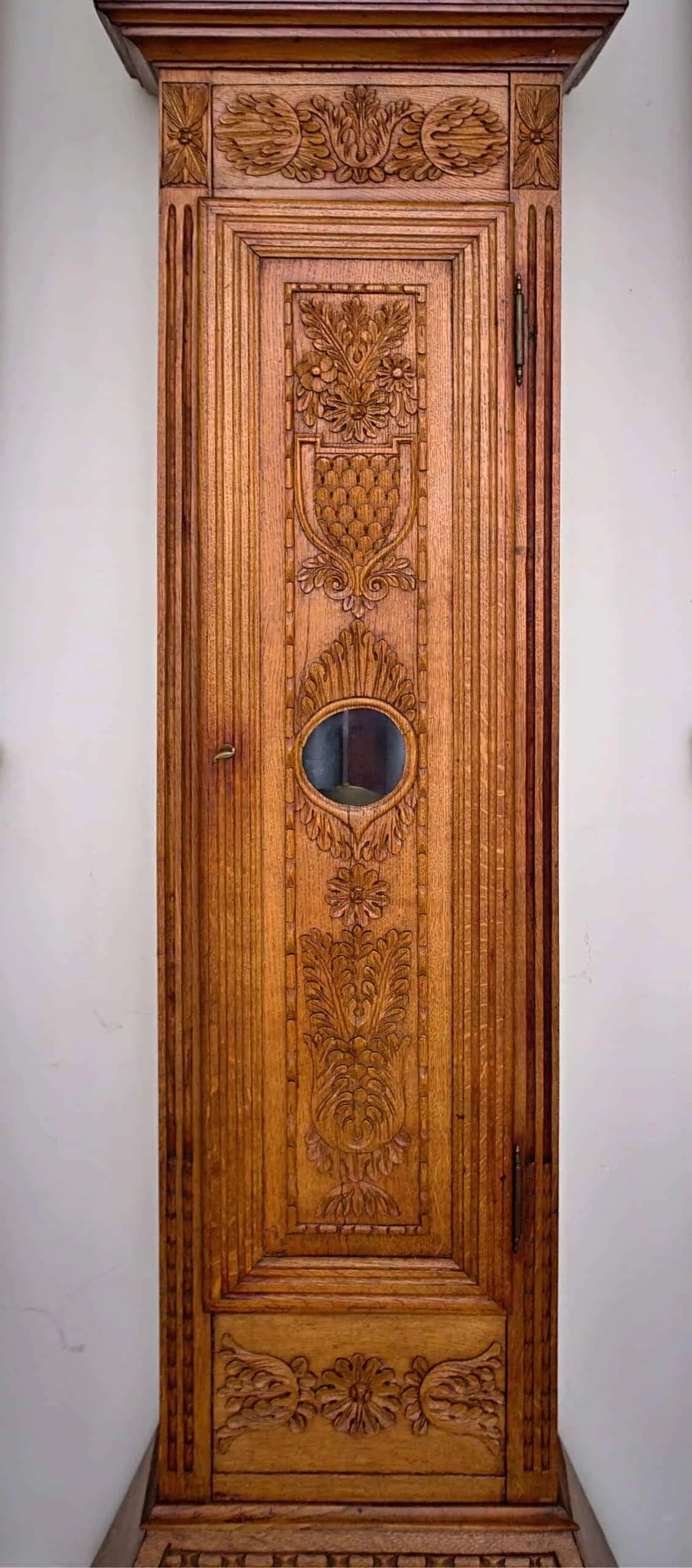 Starožitné podlahové hodiny. 19. století. Funkční