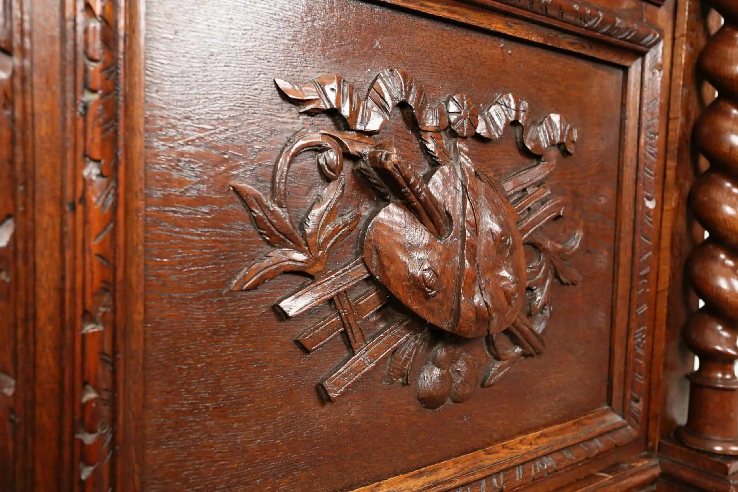 Starožitná neorenesanční knihovna z dubu