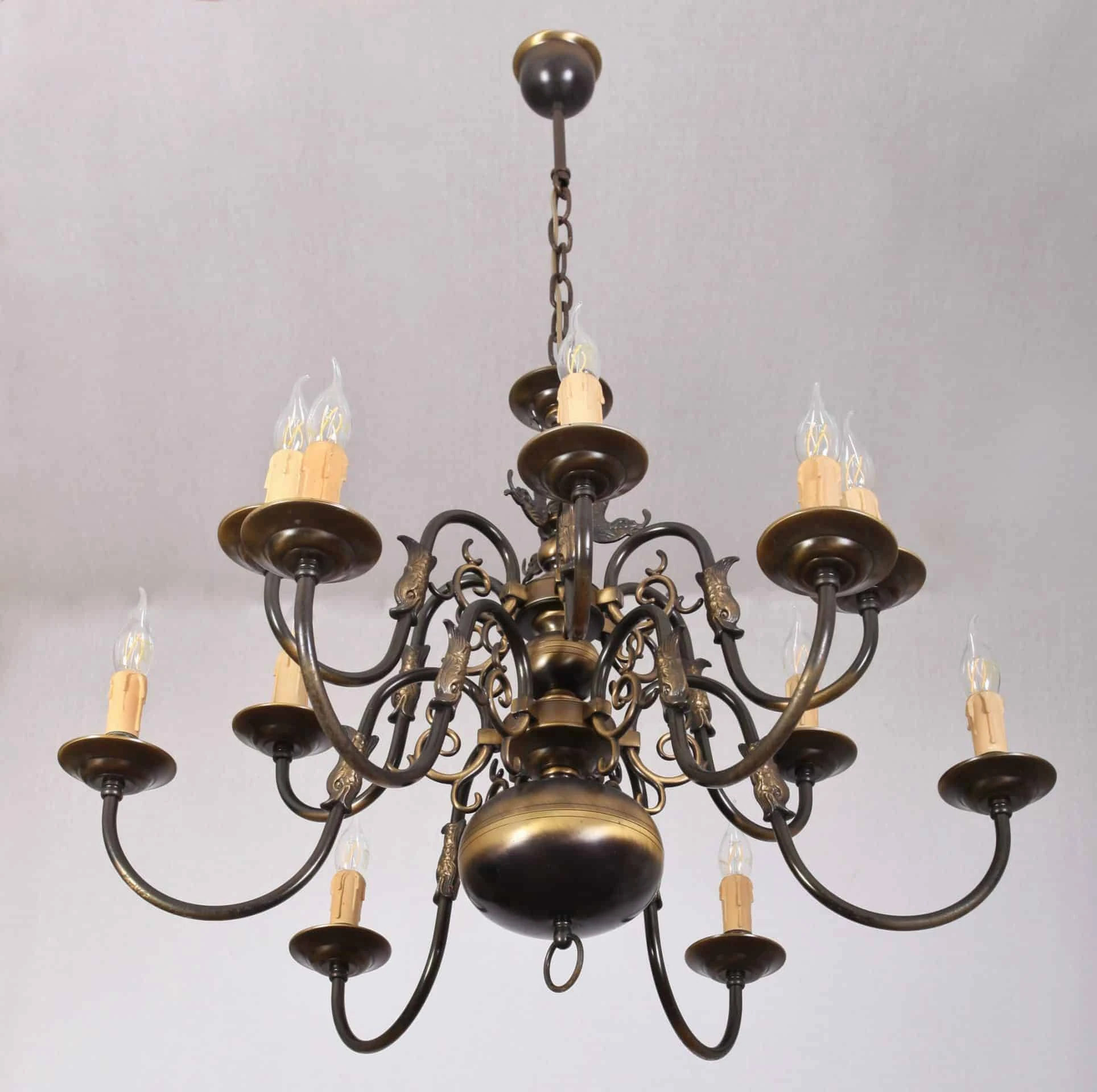 Dvoupatrový vlámský lustr s rybami