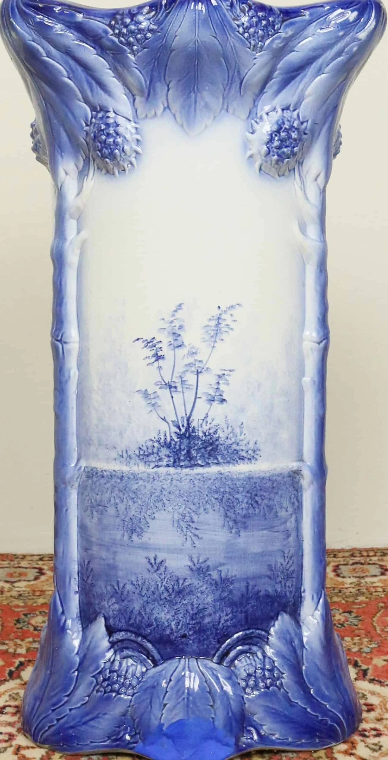 Porcelánový stojan na deštníky / váza. Malovaný