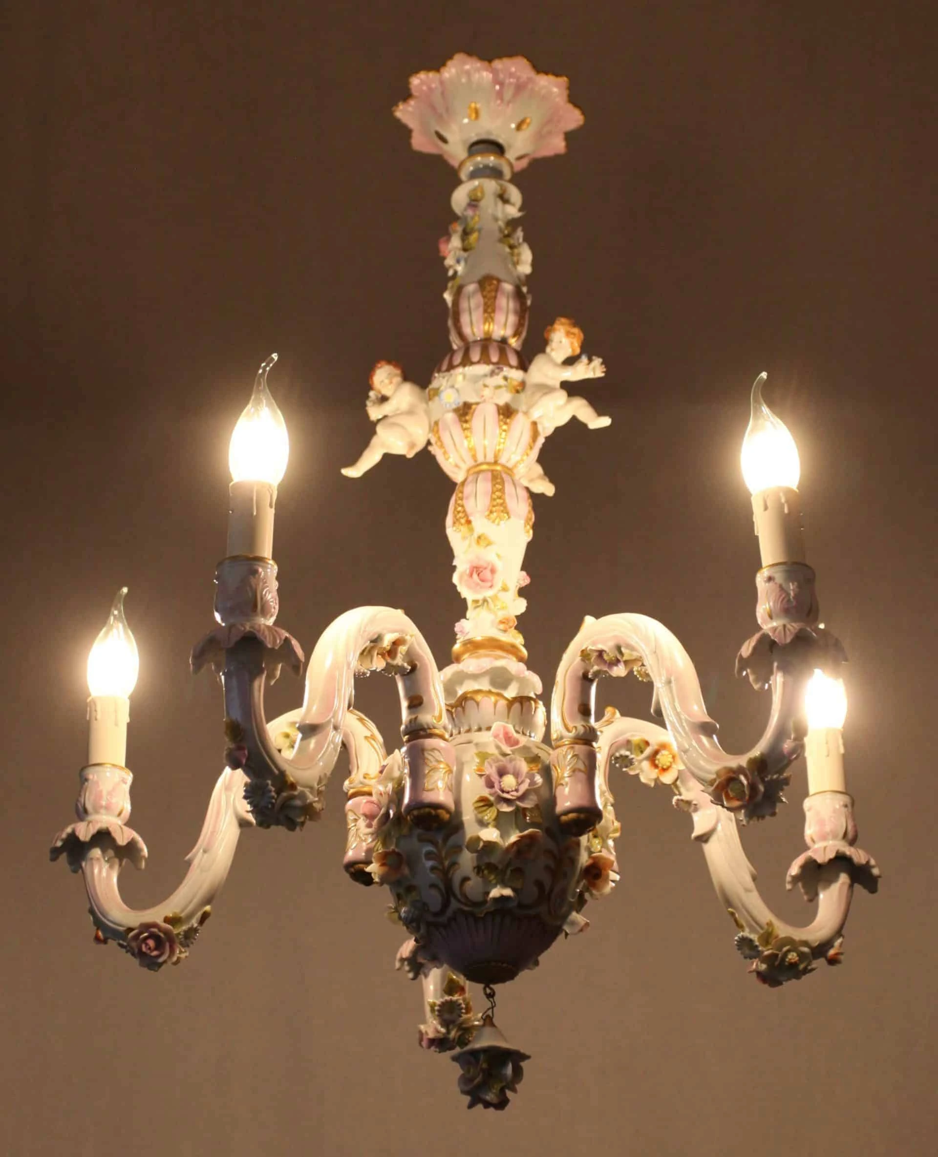 Porcelánový lustr Capodimonte
