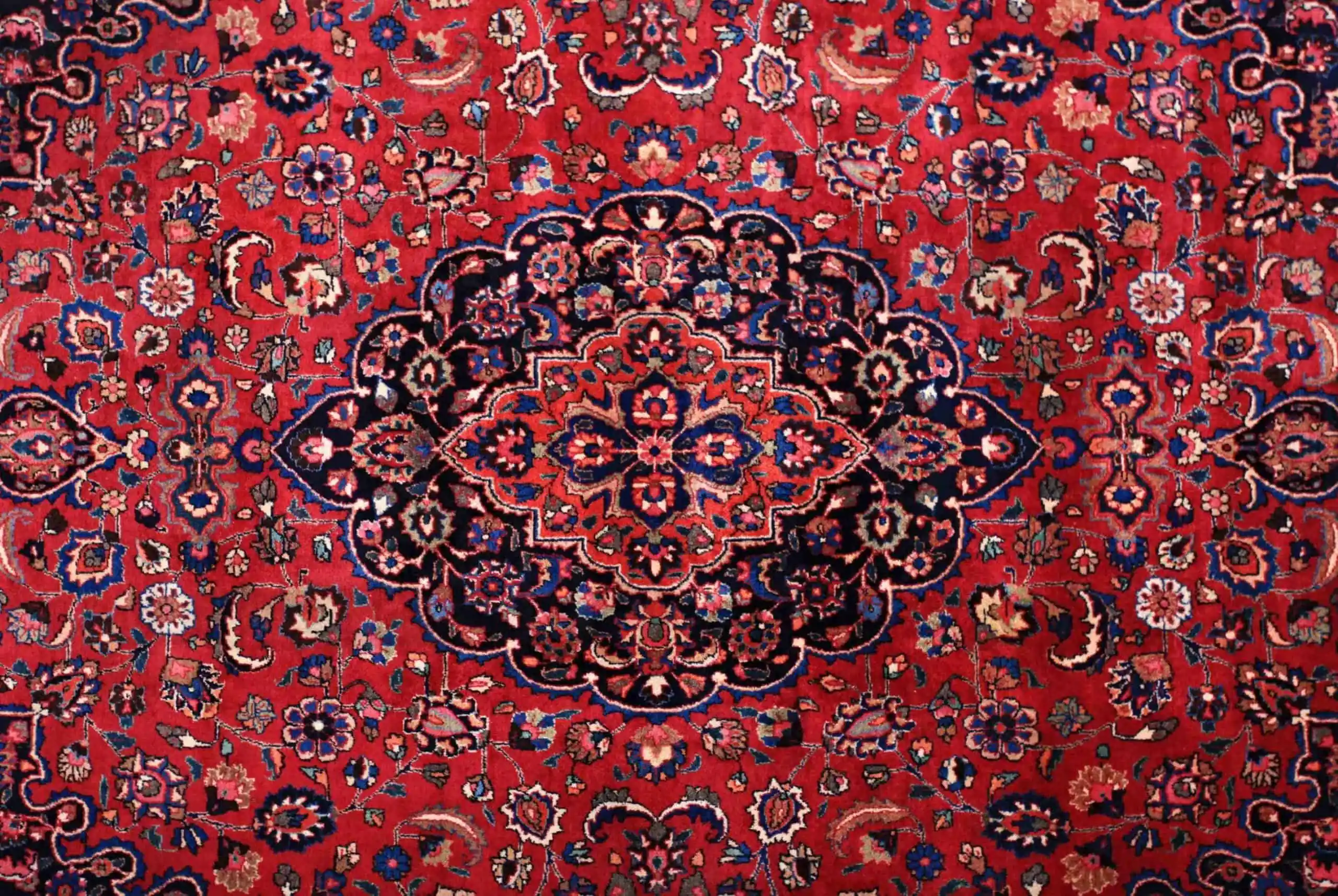 Perský koberec Meshed. Certifikát. 355 x 250 cm. Signovaný