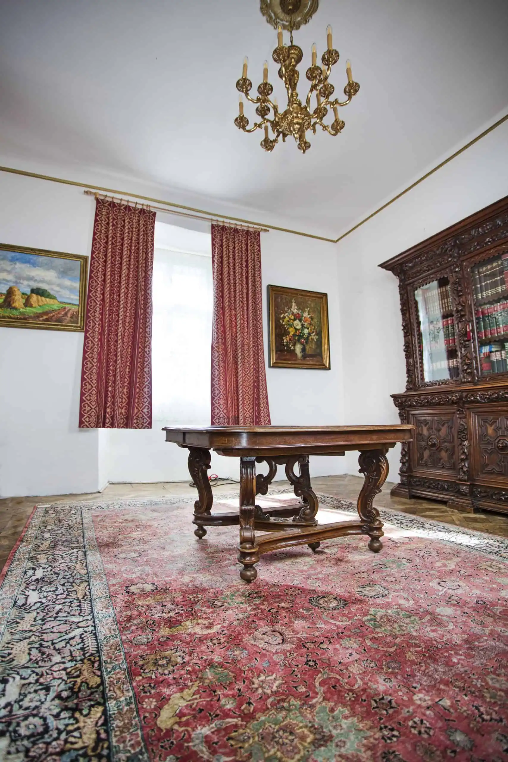 Francouzský jídelní stůl Ludvík XV rozkládací 19. století