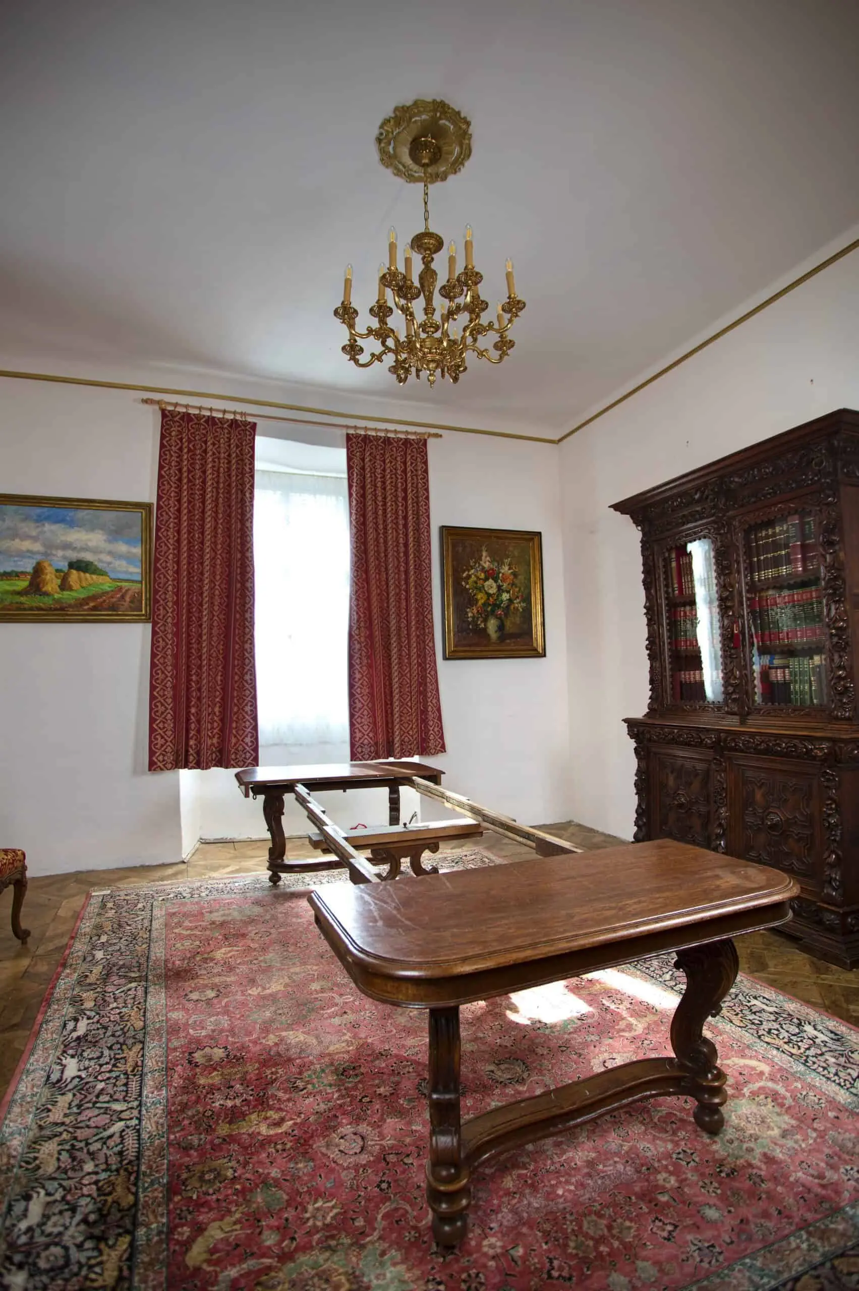 Francouzský jídelní stůl Ludvík XV rozkládací 19. století