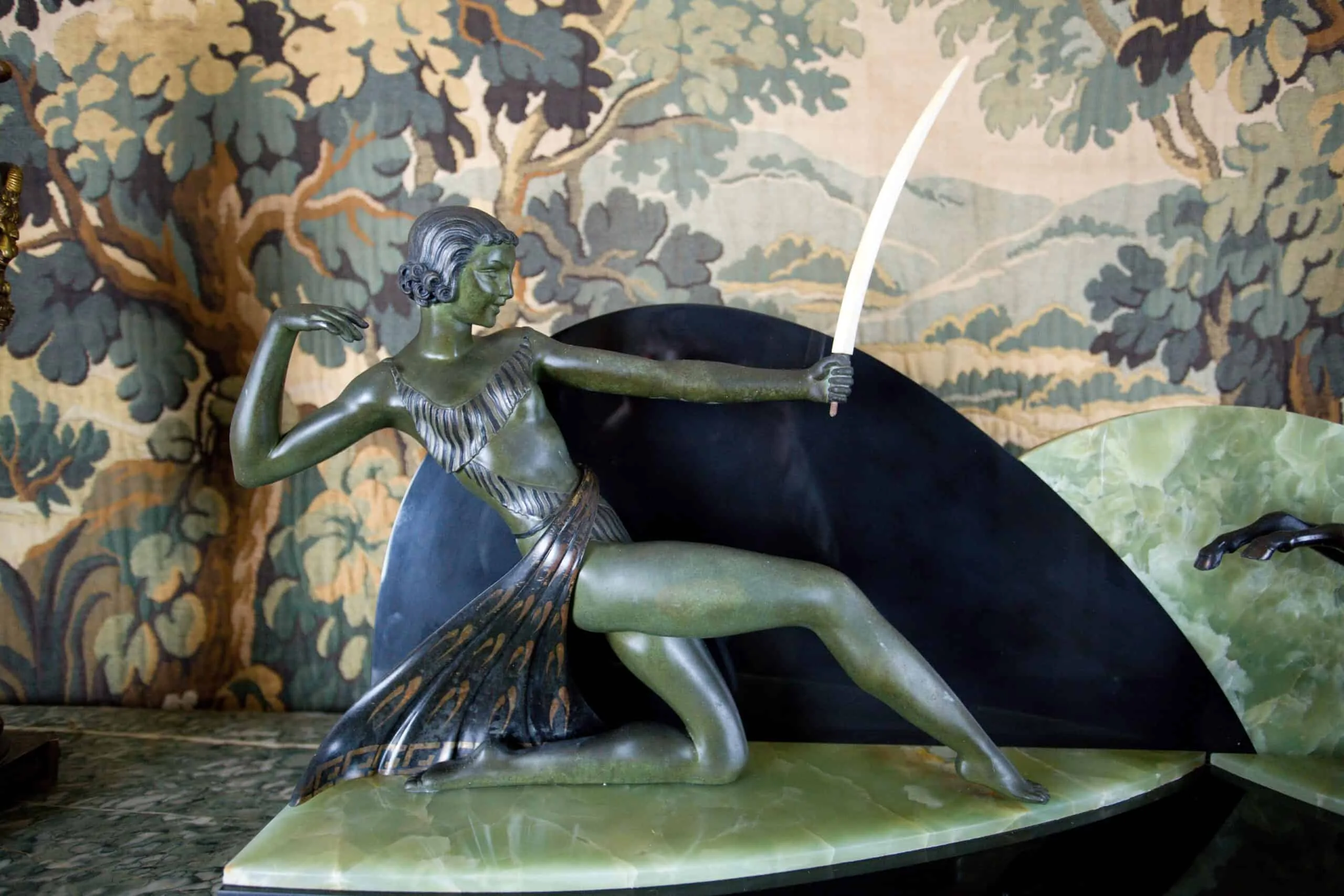Art Deco sousoší Bohyně Diana