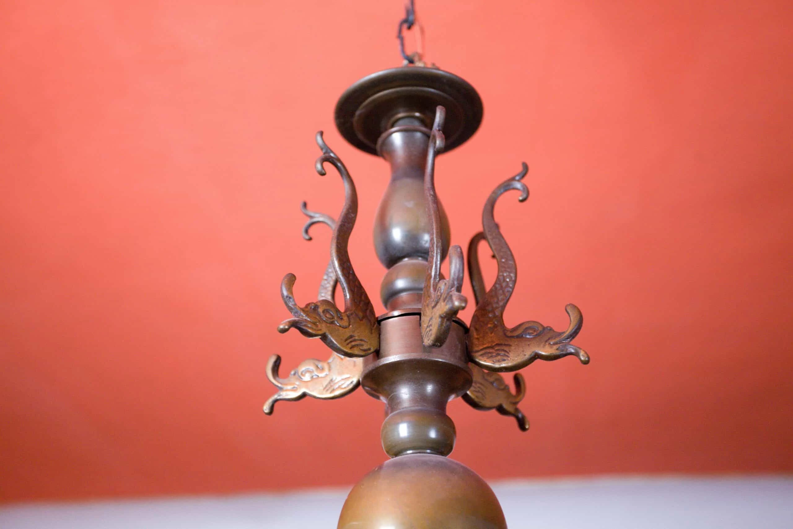 Restaurovaný holandský lustr s rybami