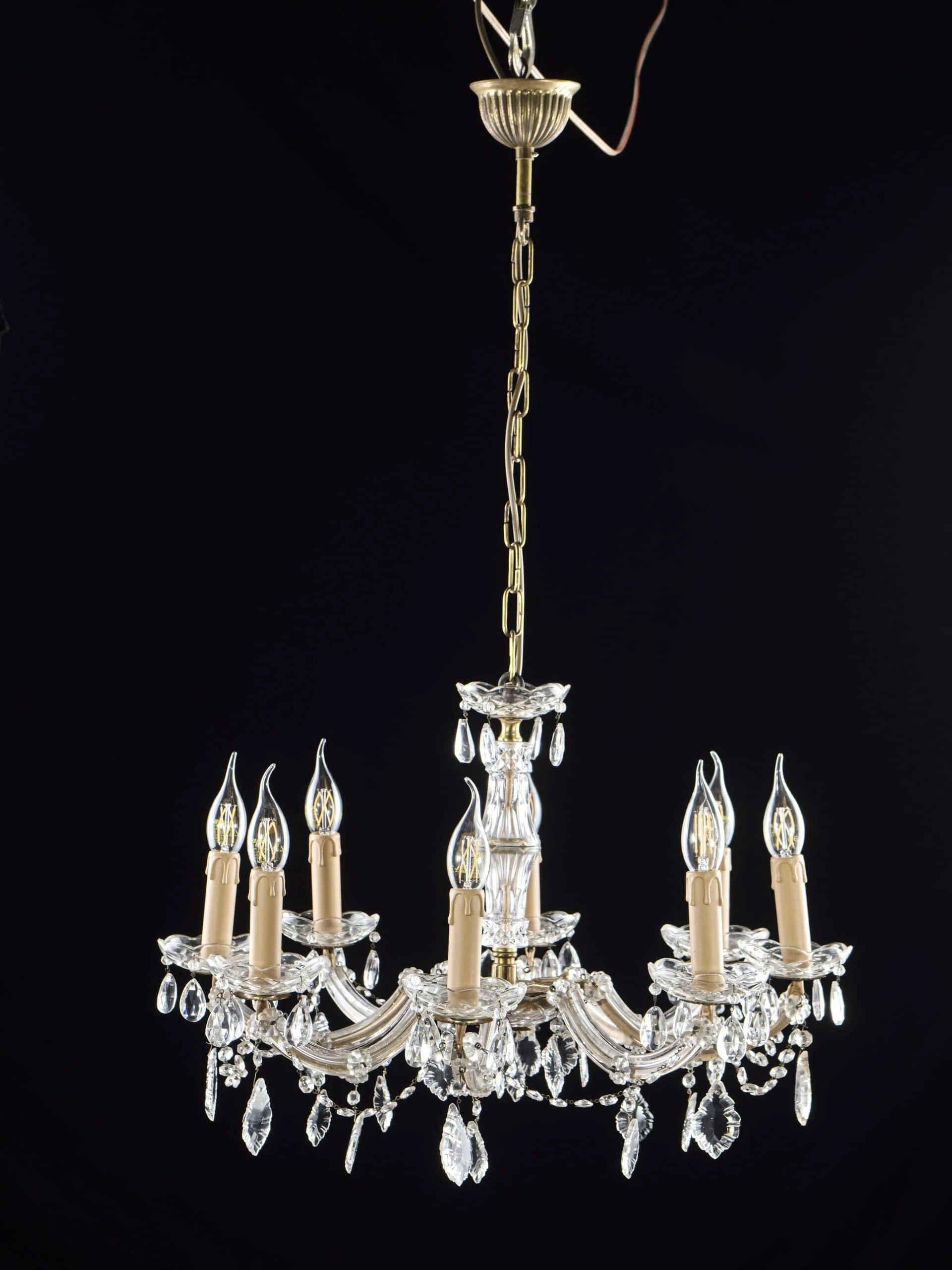 Menší křišťálový lustr 8 žárovek