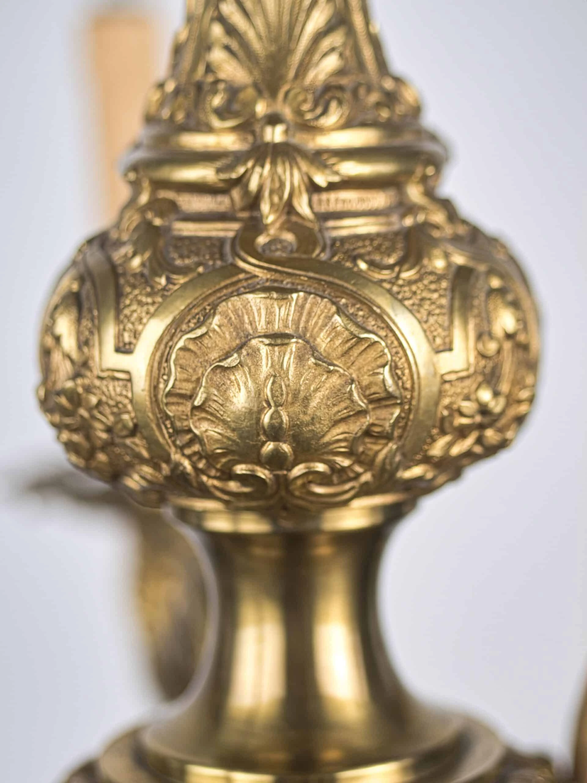 Starožitný lustr Mazarin. Zlacený bronz