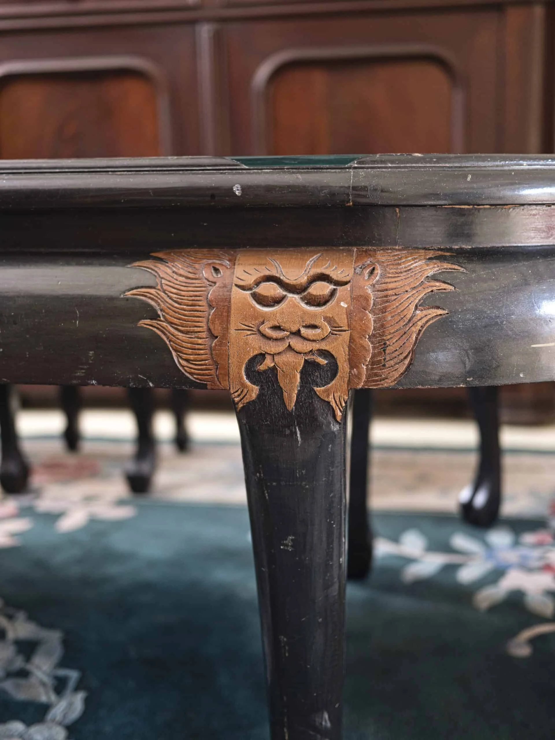 Čínský konferenční stolek se stoličkami