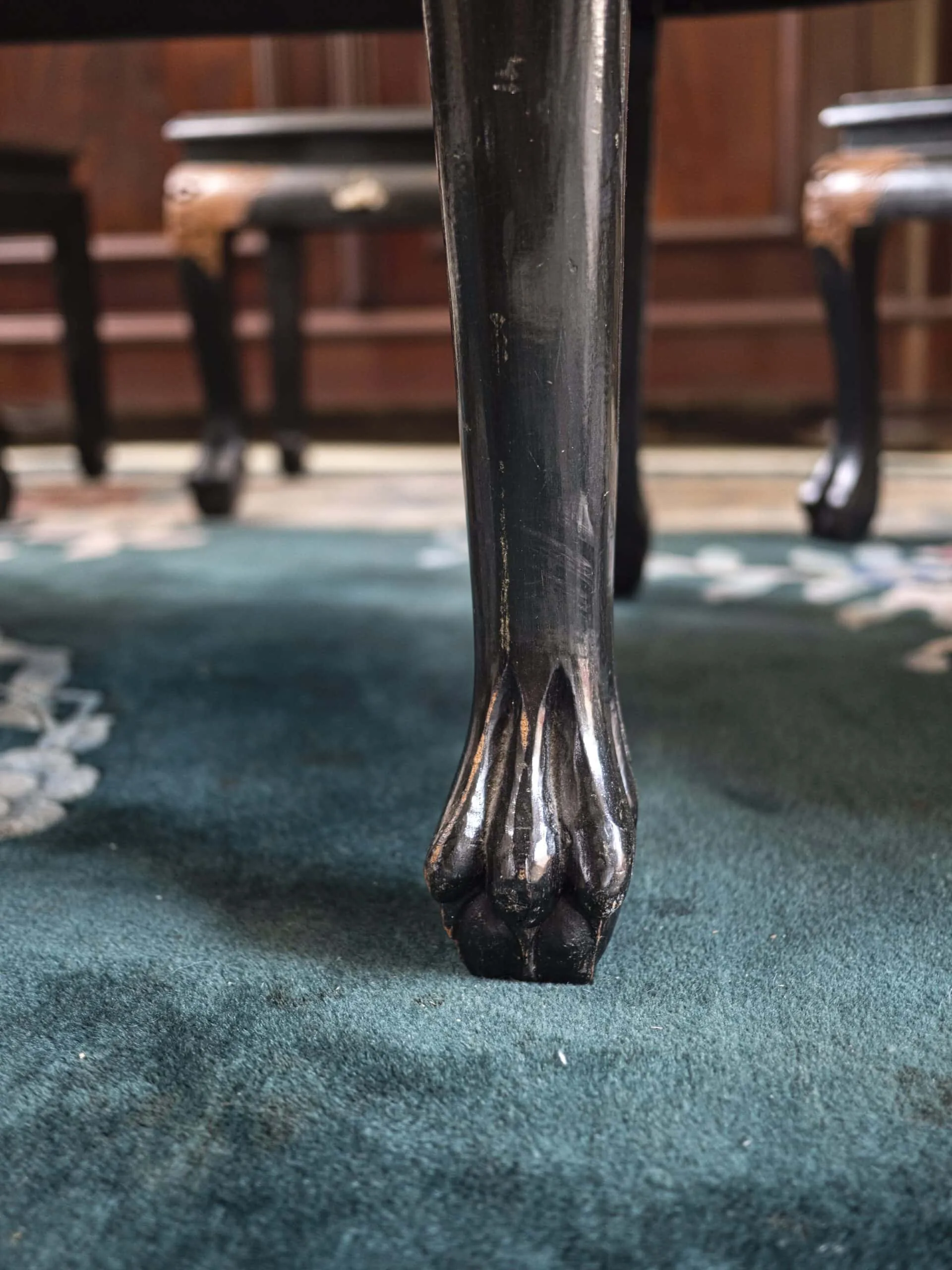 Čínský konferenční stolek se stoličkami