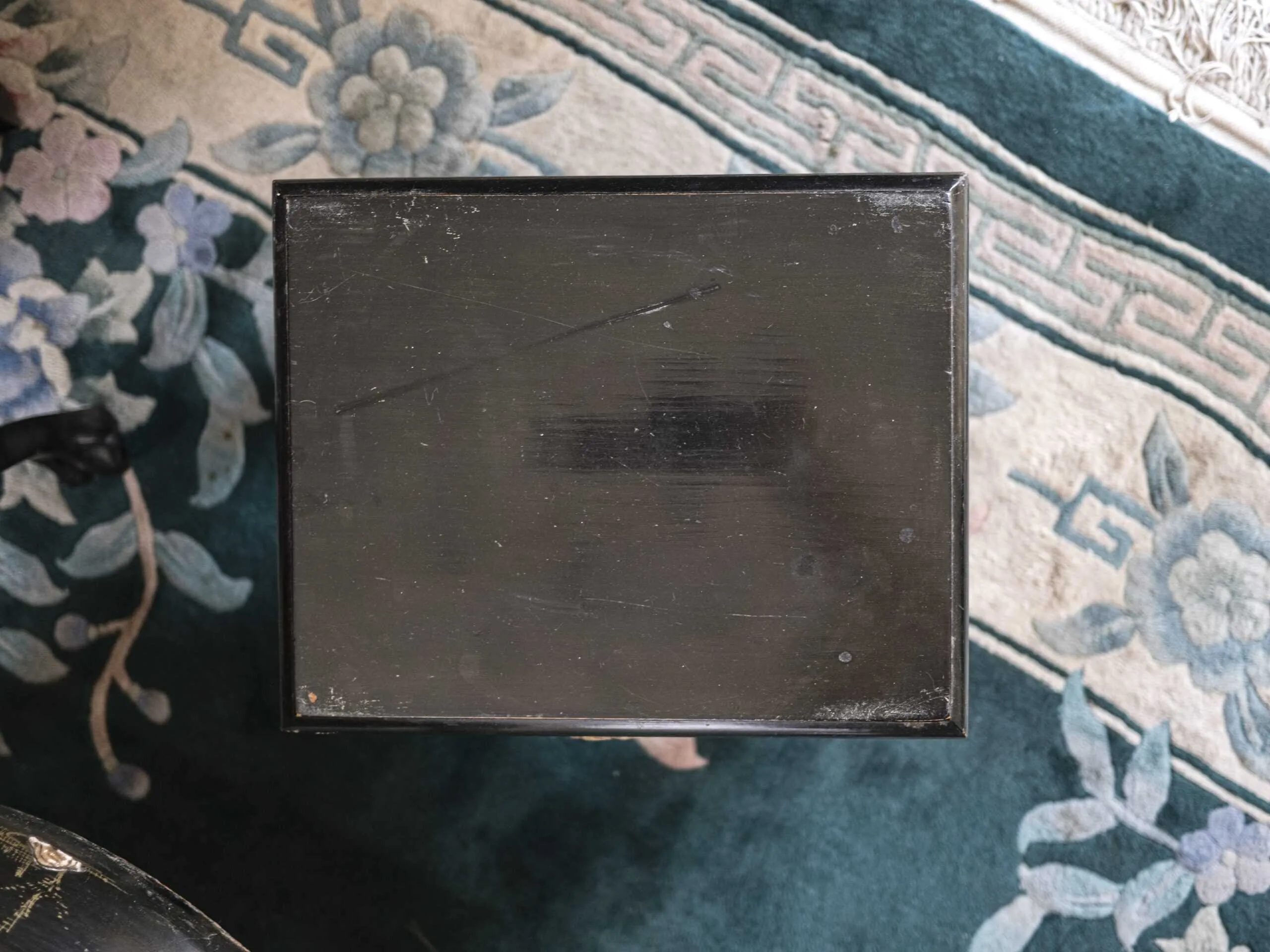 Čínský konferenční stolek se stoličkami