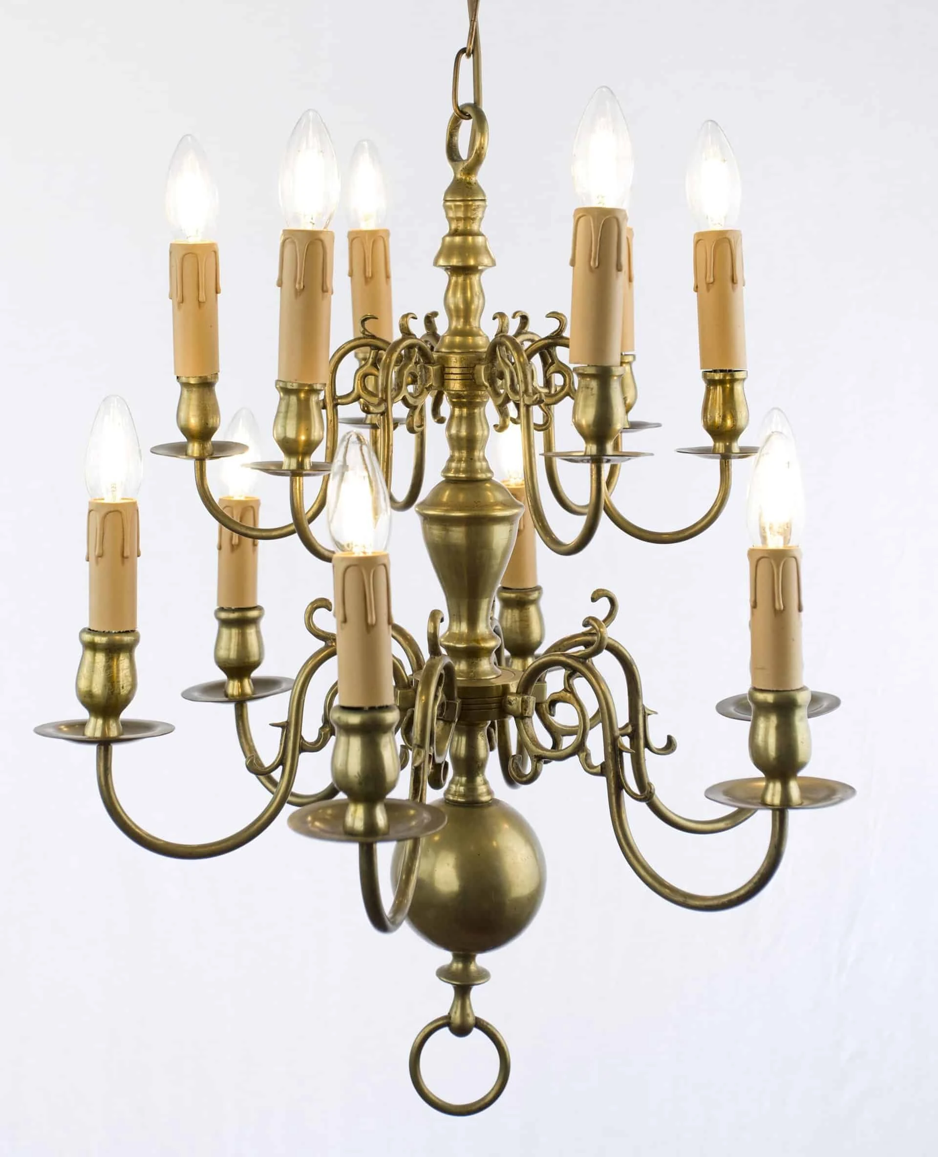 Dvoupatrový holandský lustr. Bronz