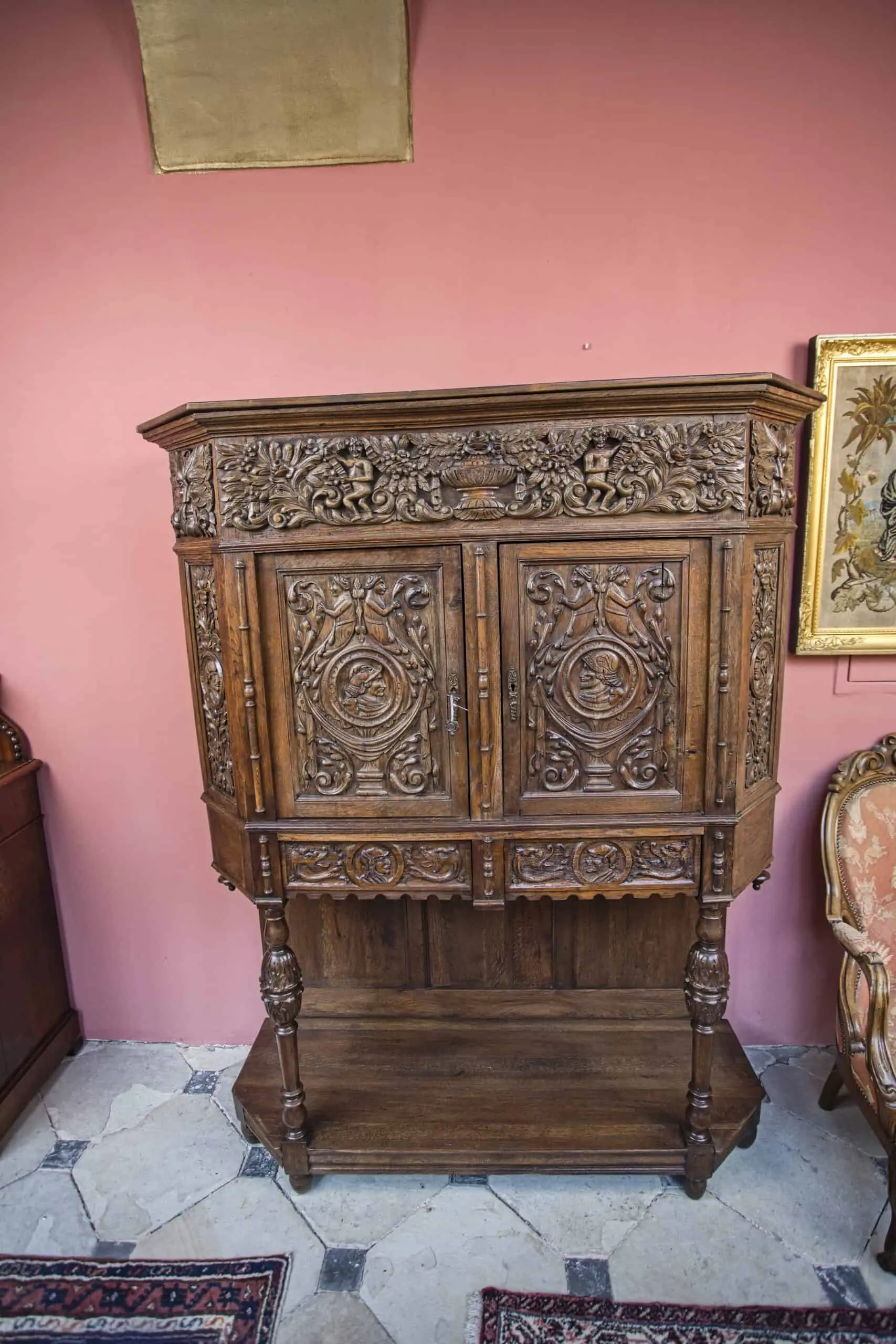 Neorenesanční skříň z počátku 19. století