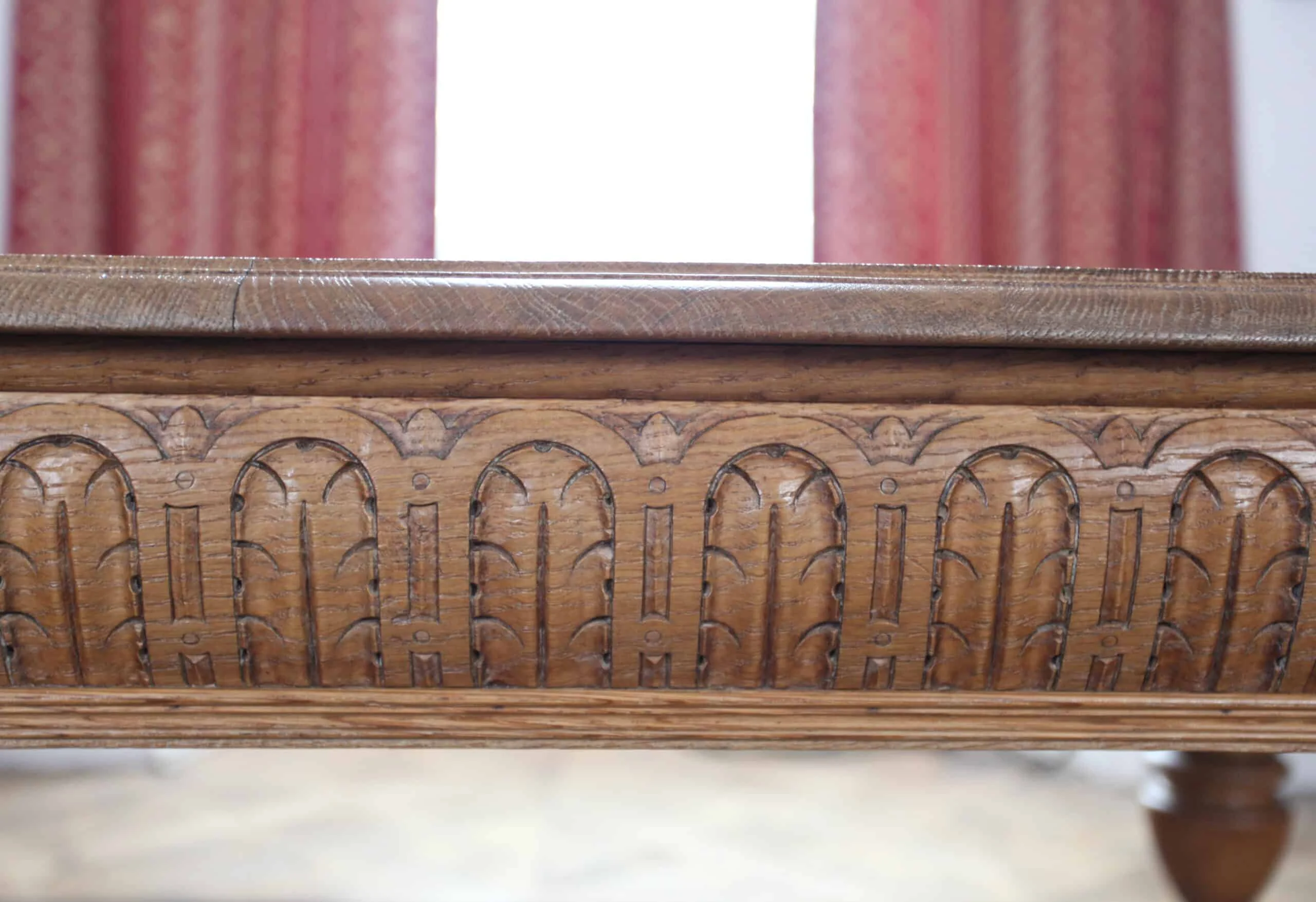 Starožitný rozkládací stůl dub, řezbovaný, d 127 – 425 cm