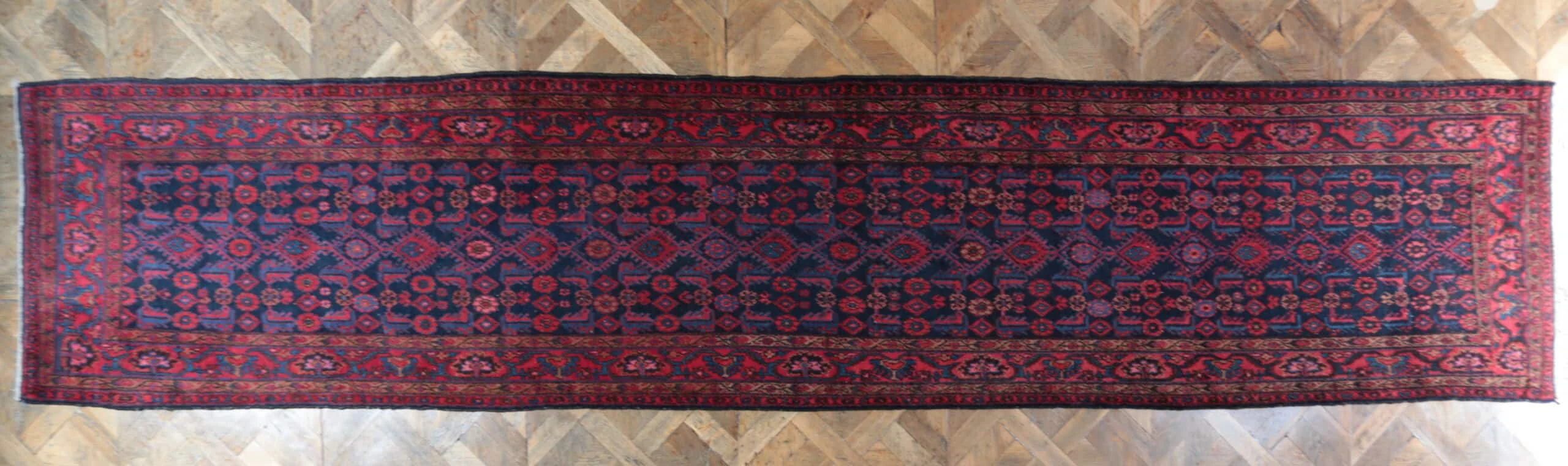 Perský dlouhý běhoun z Hamedanu 525 X 110 cm