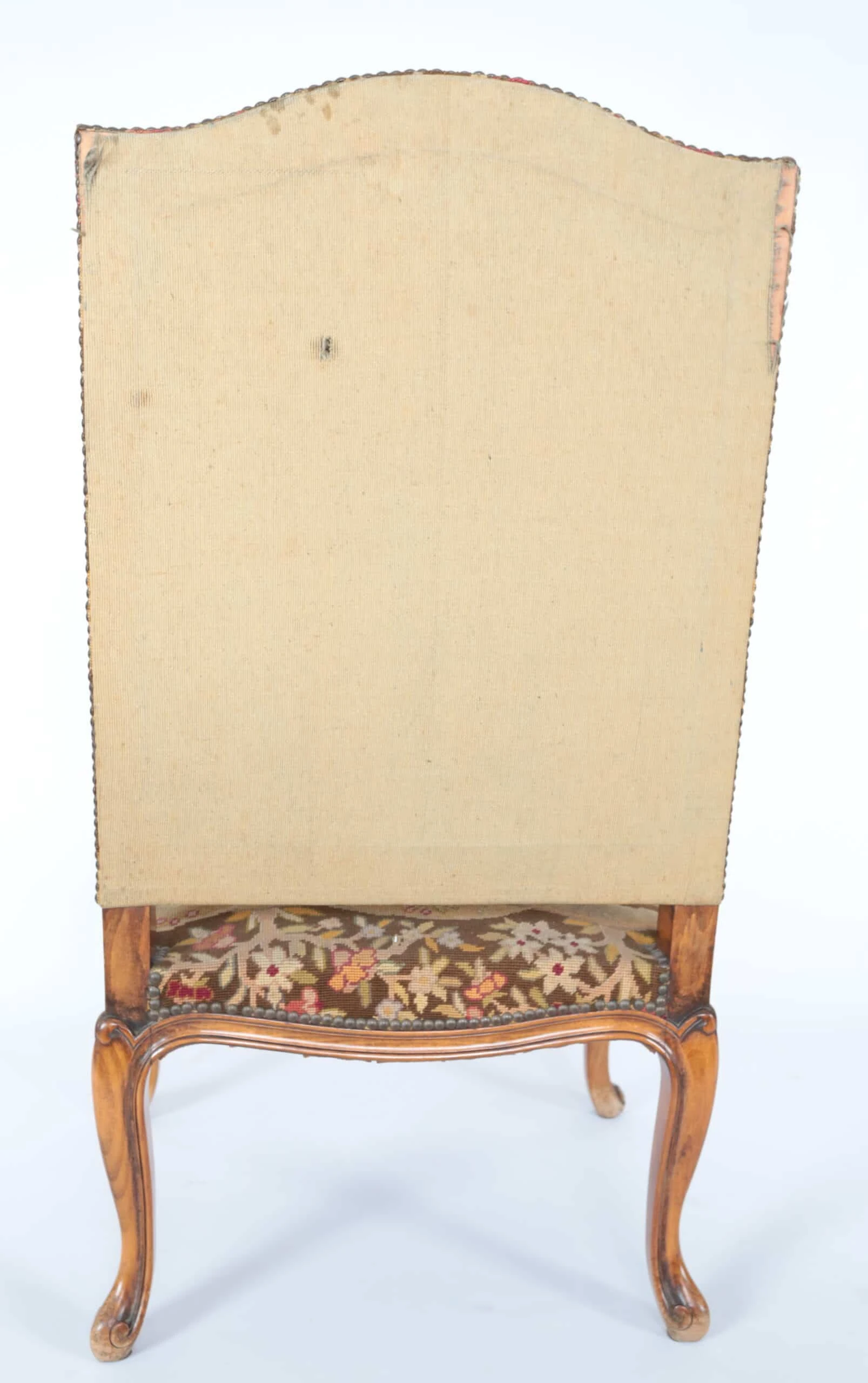 Starožitné křeslo z masivního ořechu Ludvík XV