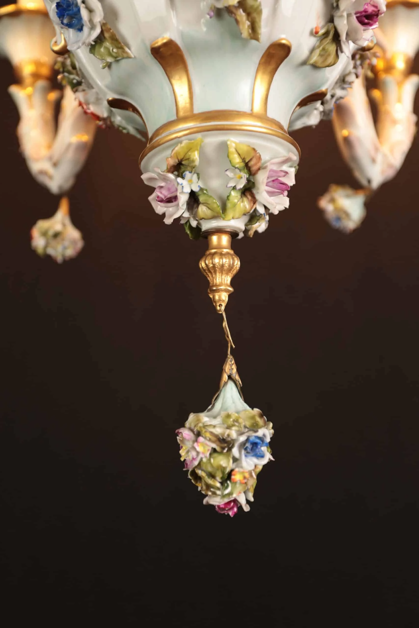 Starožitný porcelánový lustr značený DZ