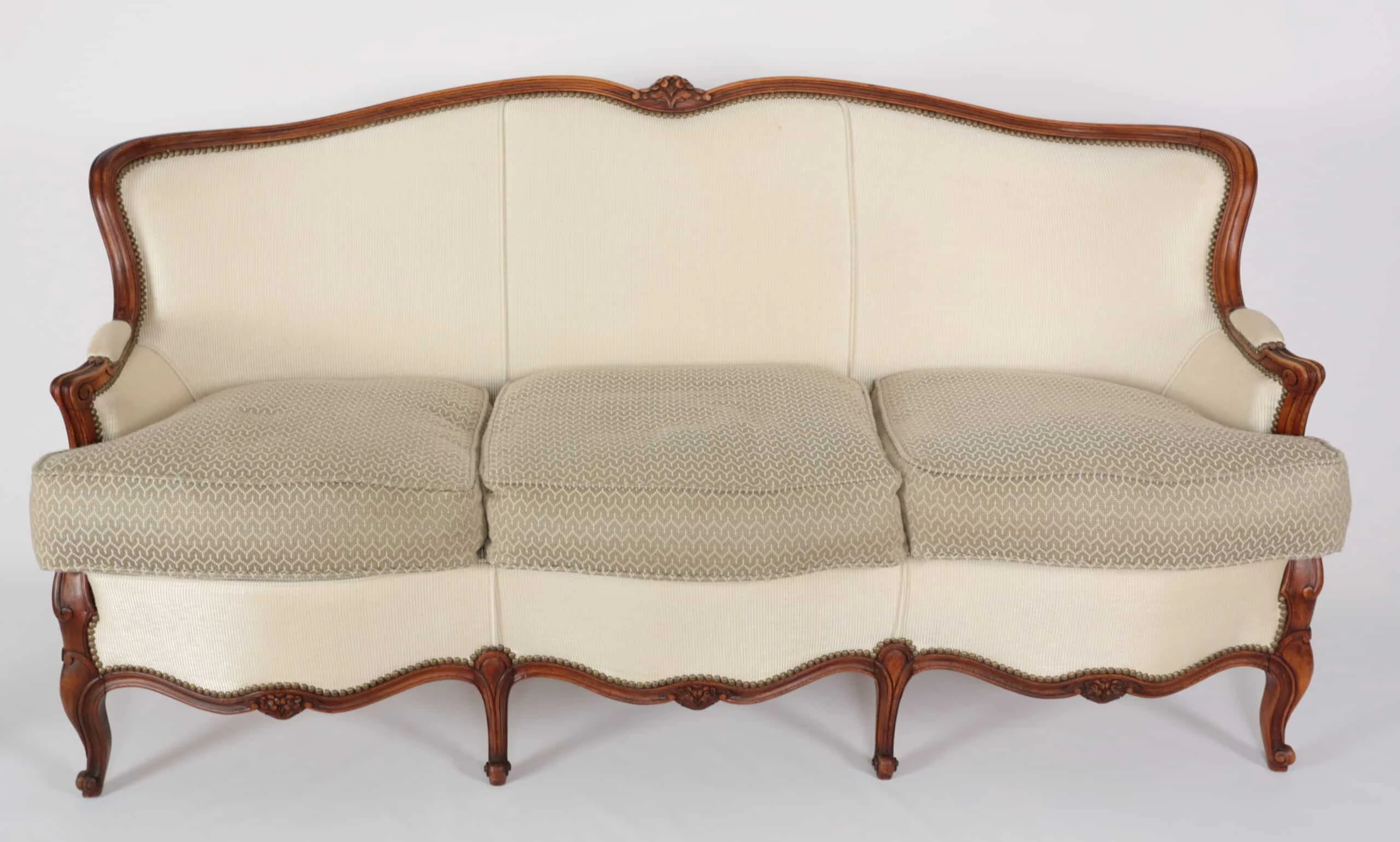 Sofa Ludvík XV nově čalouněná