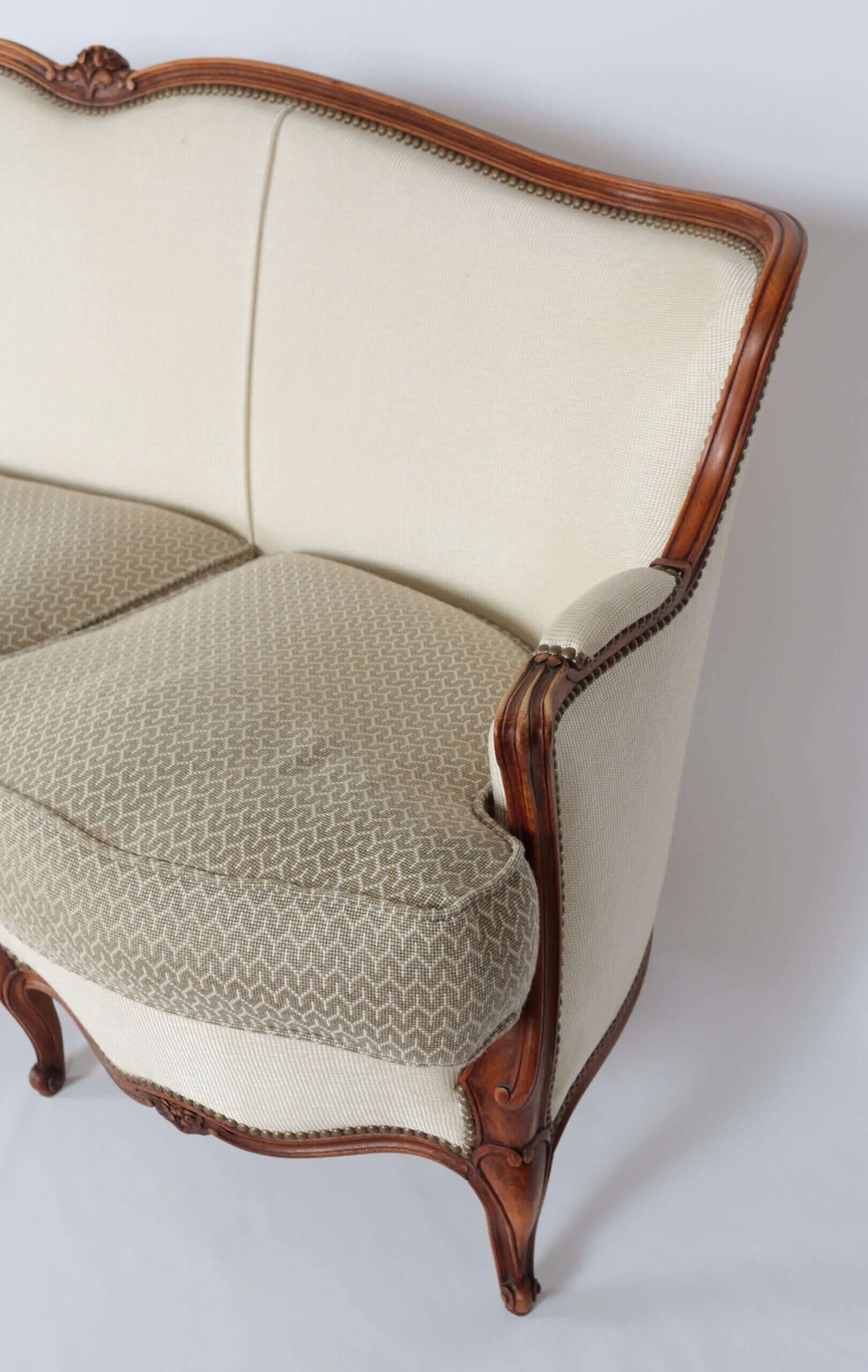 Sofa Ludvík XV nově čalouněná