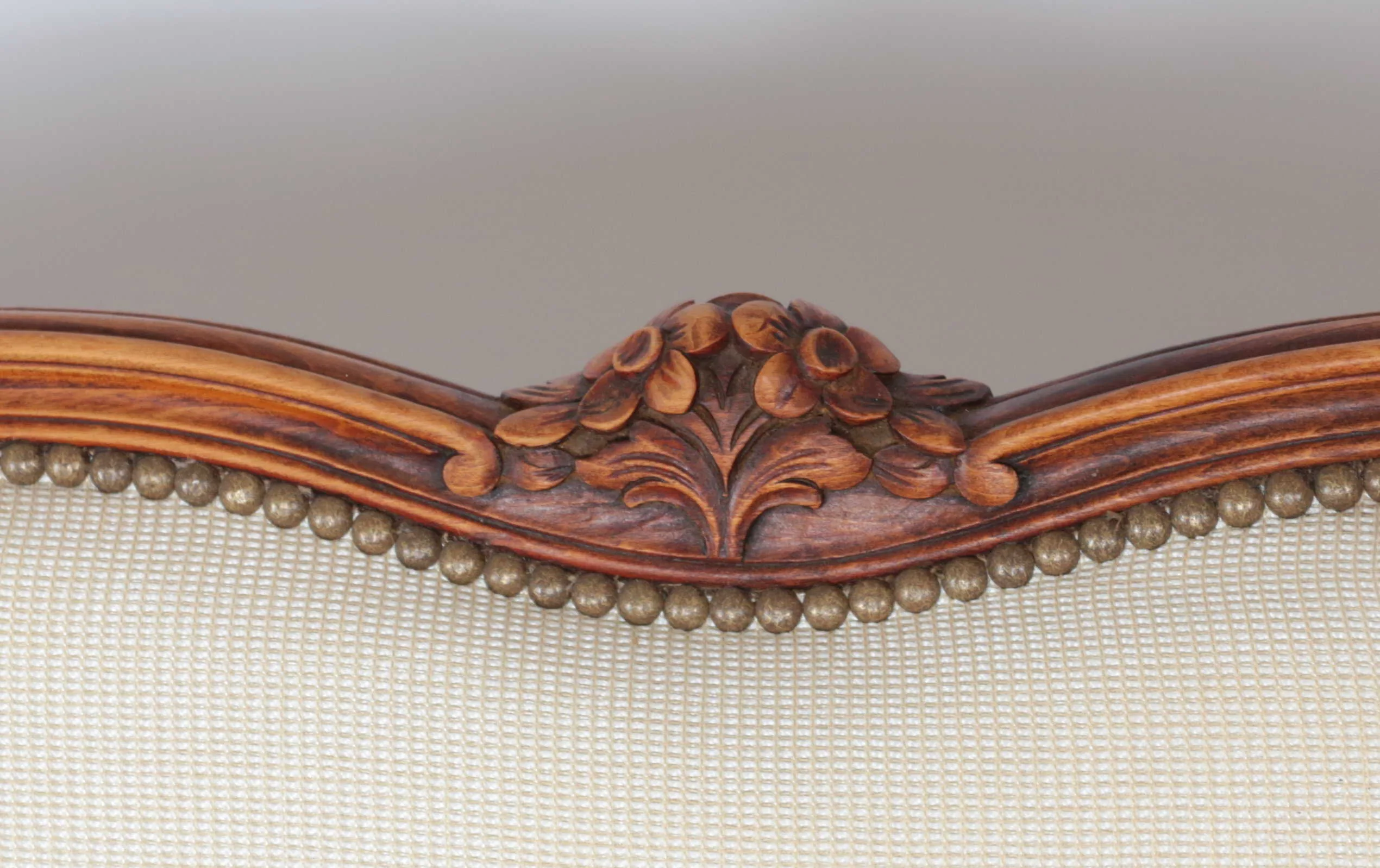 Sofa Ludvík XV nově čalouněná