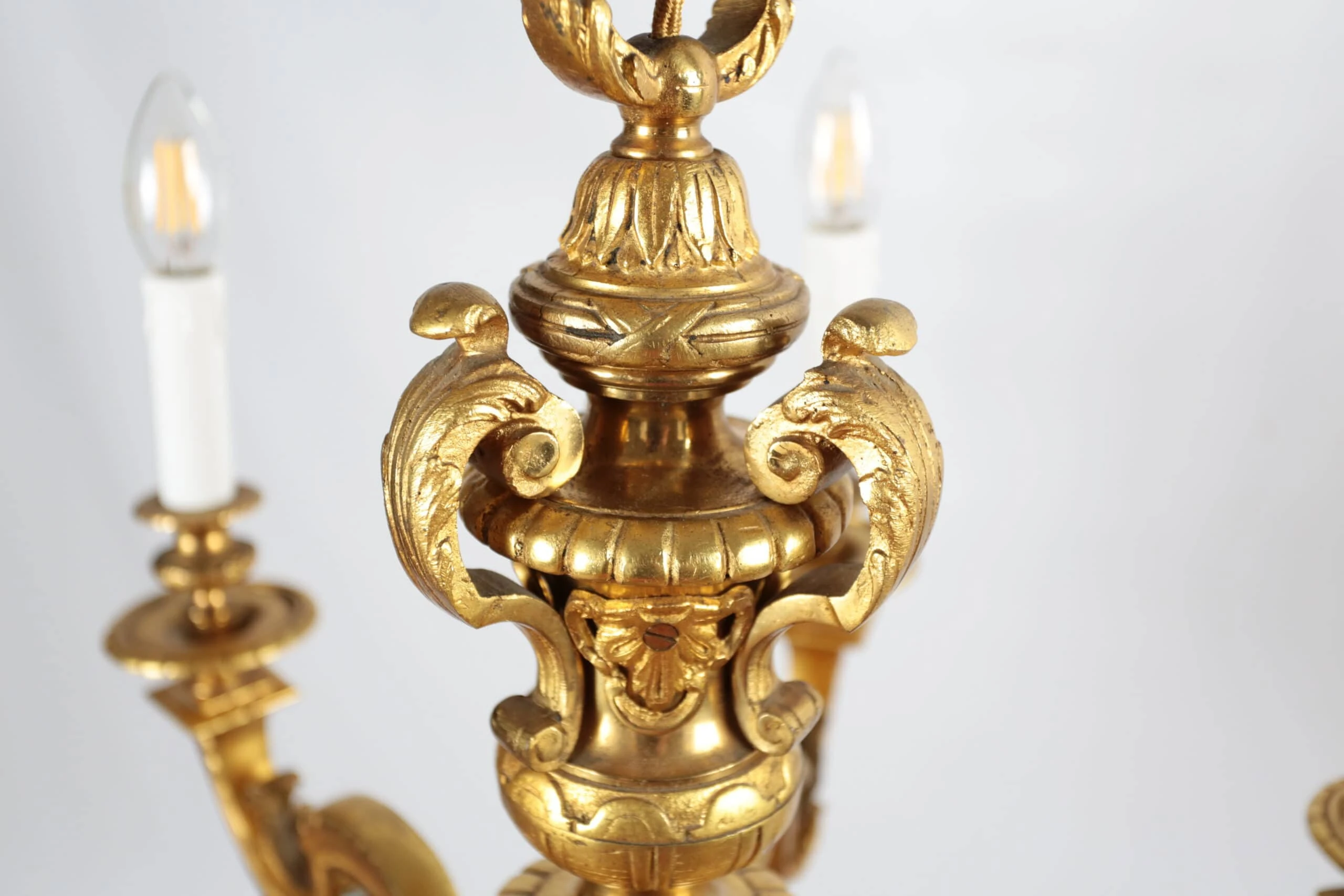 Starožitný lustr zlacený bronz Mazarin