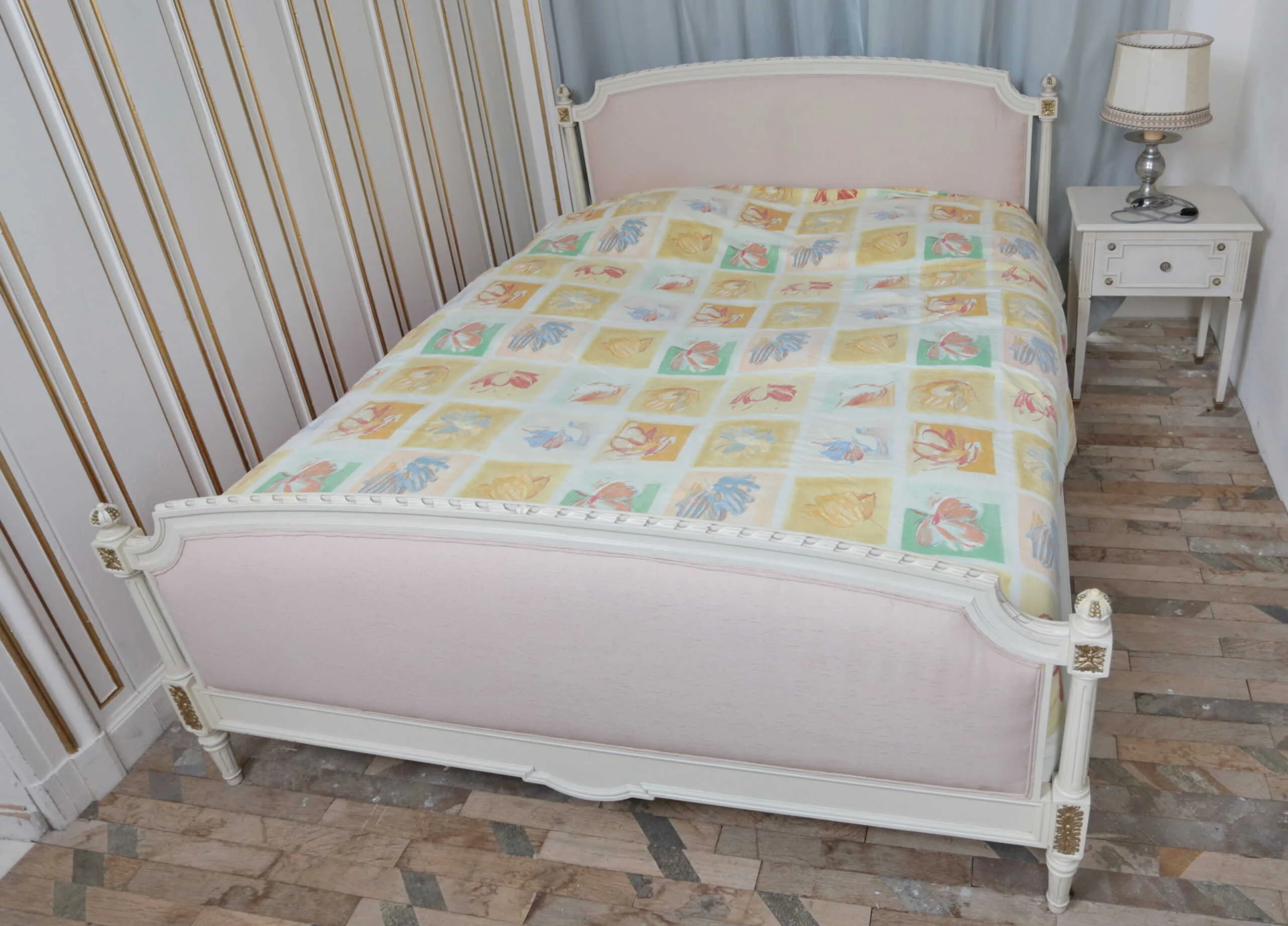 Starožitná bílá postel Ludvík XVI 164 X 210 cm