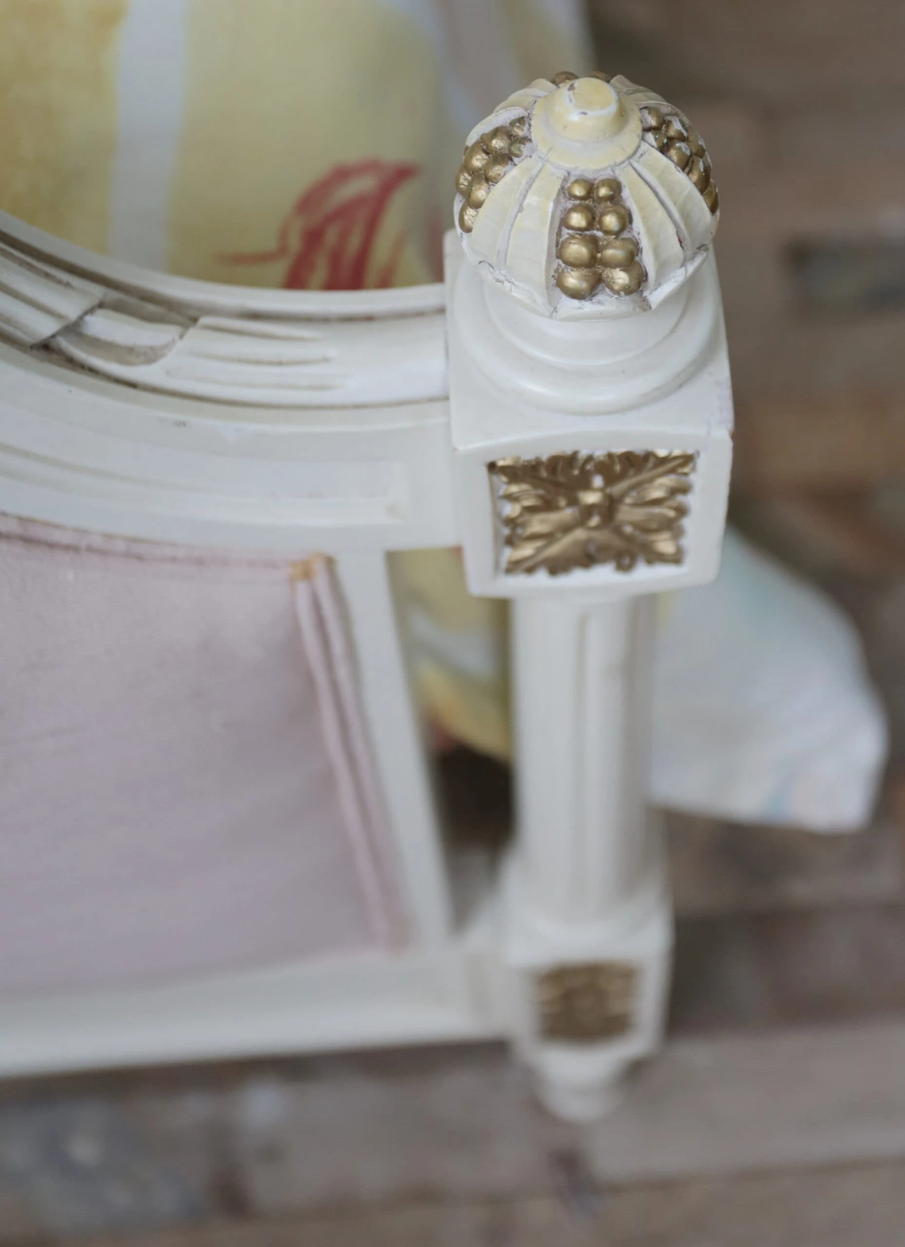 Starožitná bílá postel Ludvík XVI 164 X 210 cm