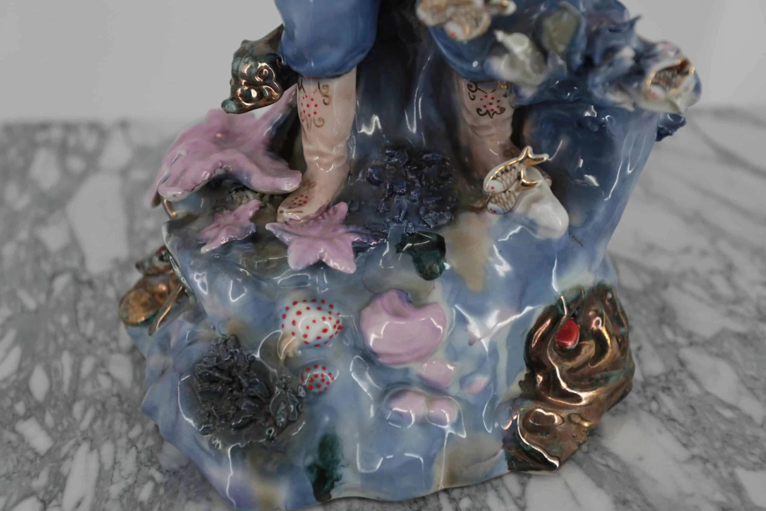 Ruská porcelánová socha hráč na citeru v 32 cm