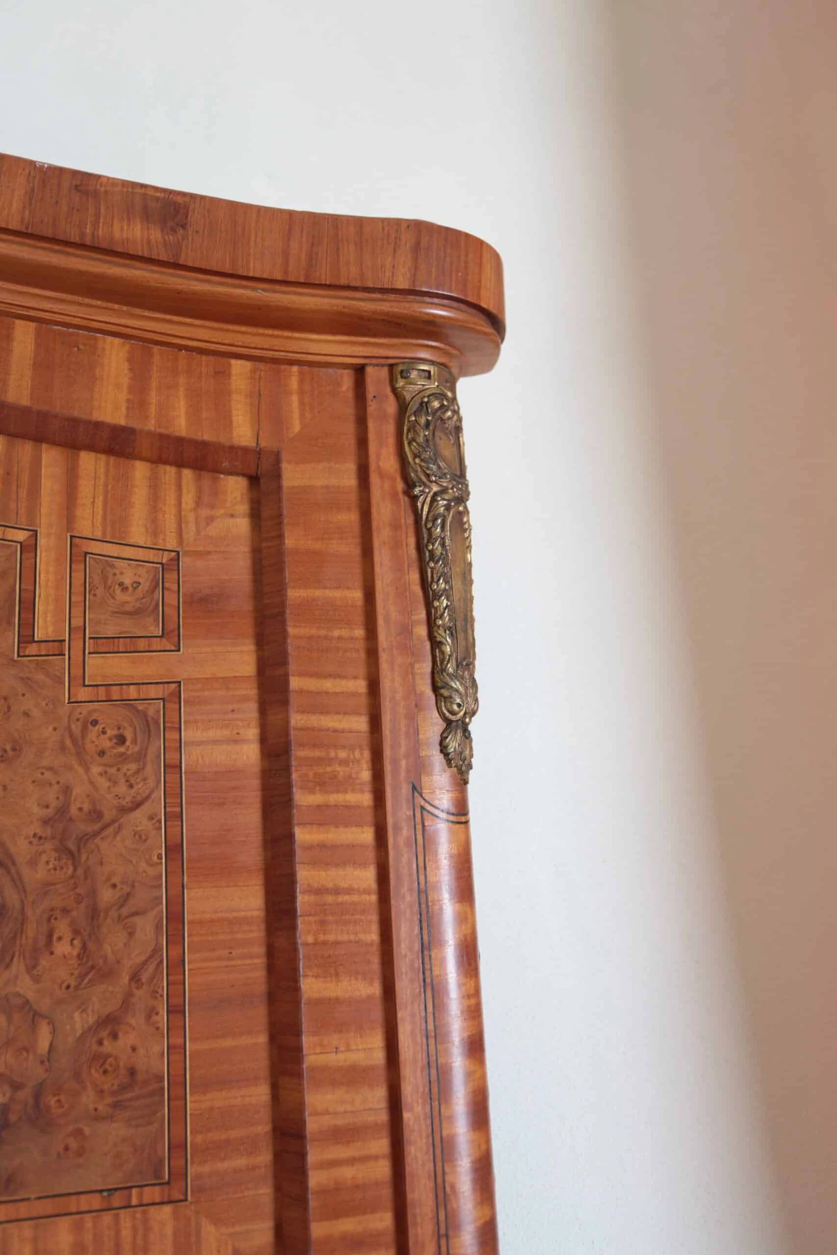 Starožitné velké Trumeau zrcadlo v klasicistním stylu