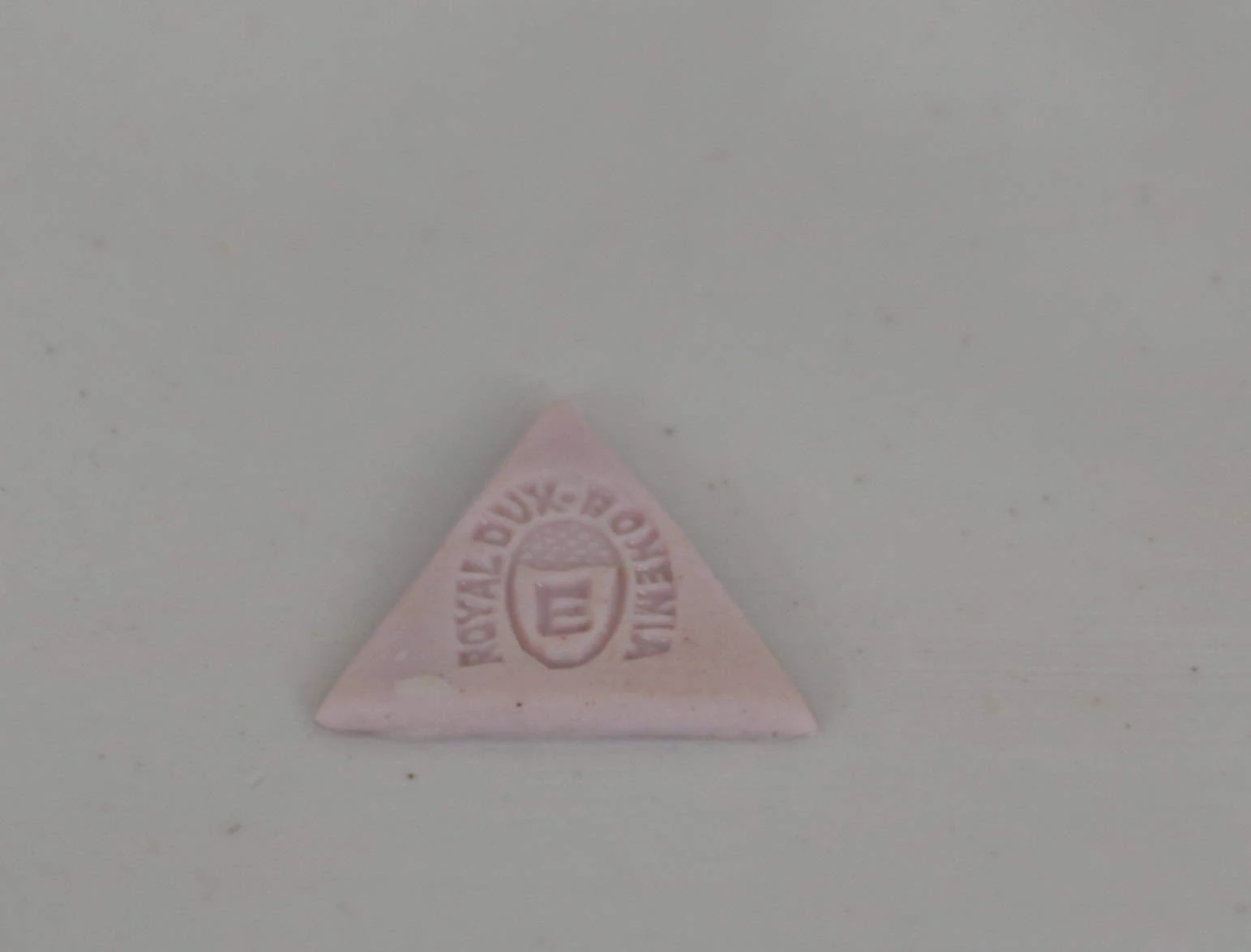 Royal Dux – Myslivec se psem a srncem Výška 52,5 cm