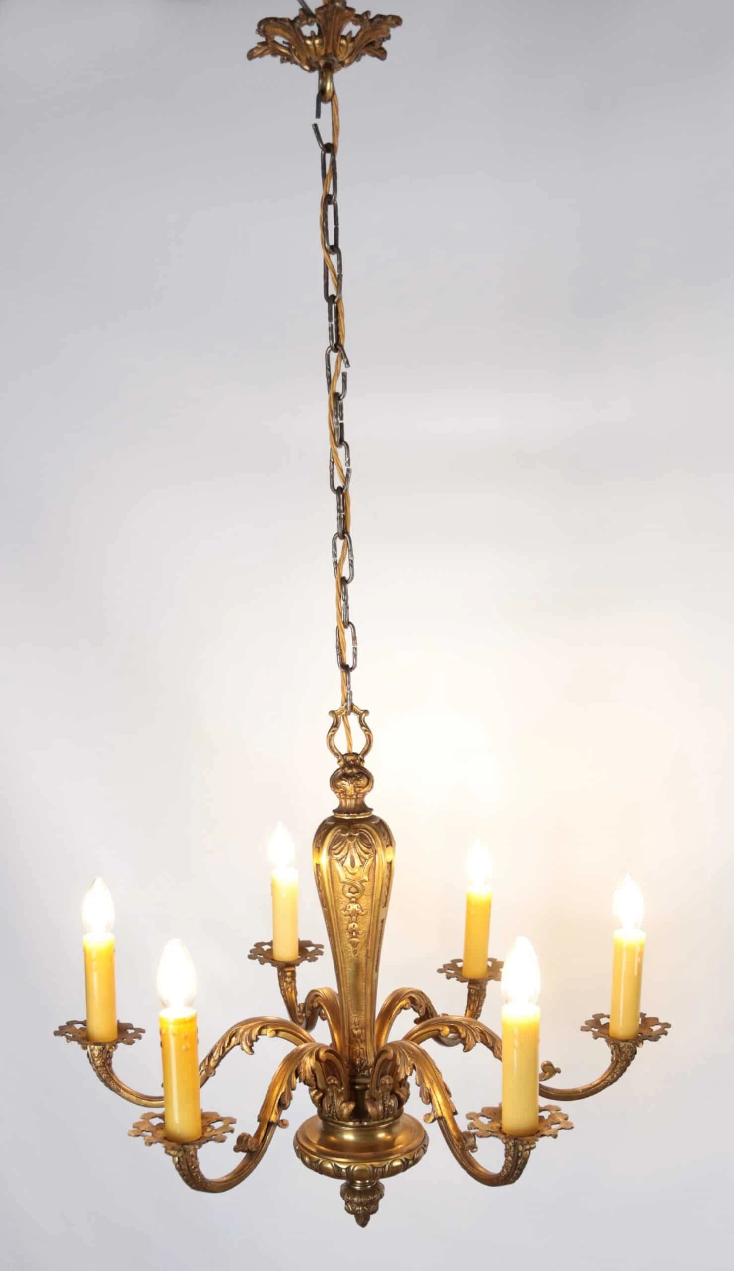 Trojice starožitných bronzových lustrů Mazarin
