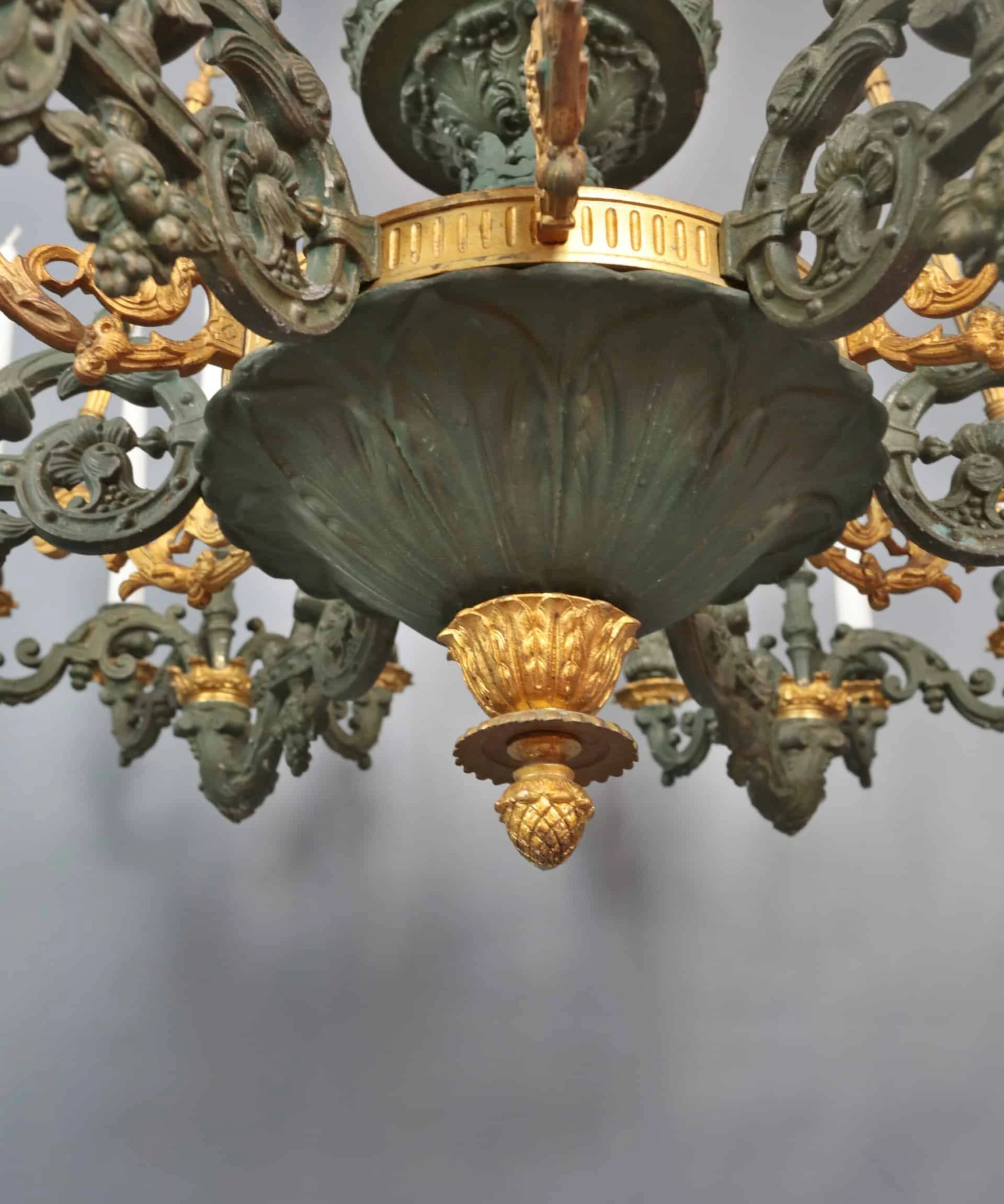 Palácový francouzský empírový lustr 24 svíček