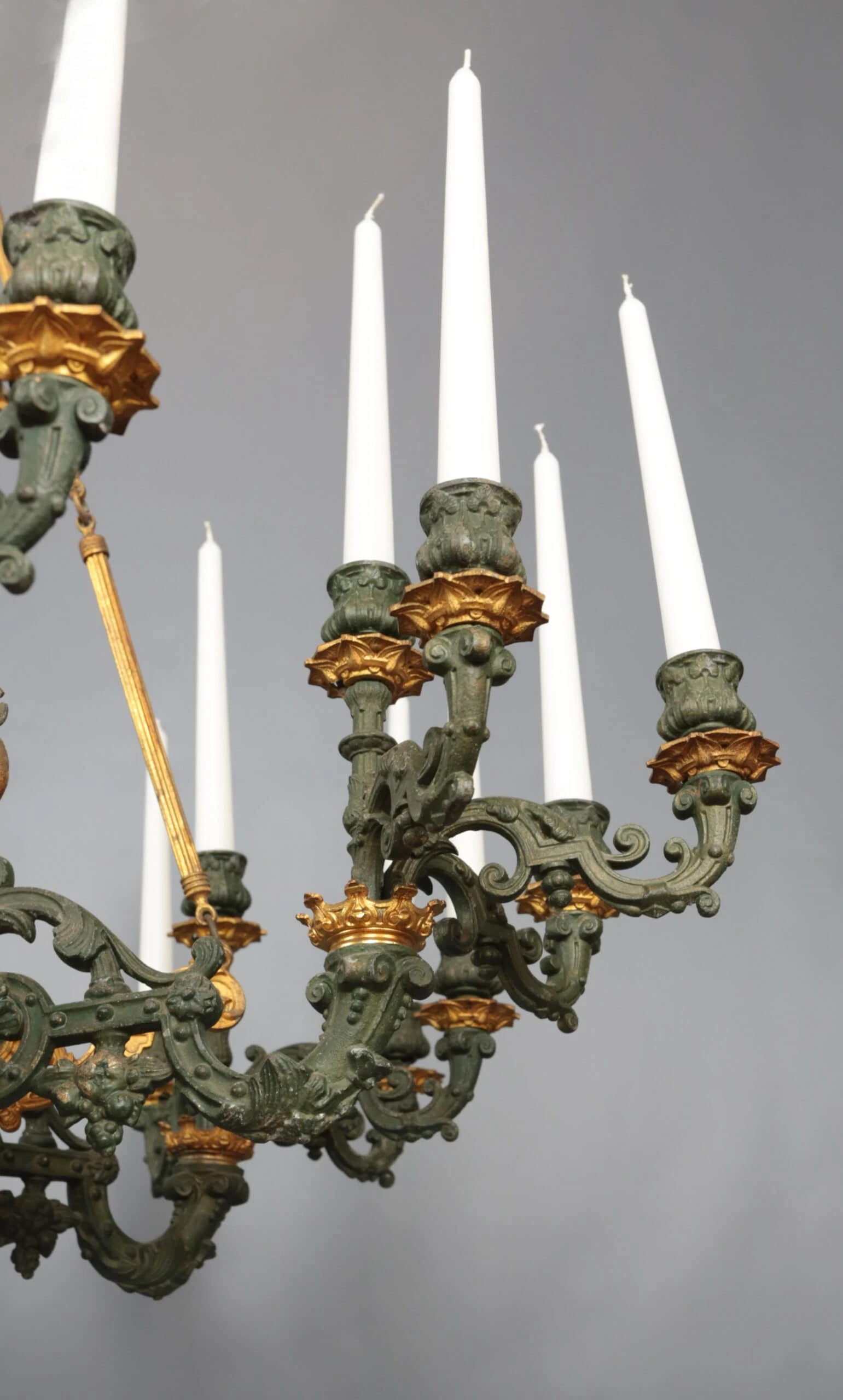 Palácový francouzský empírový lustr 24 svíček
