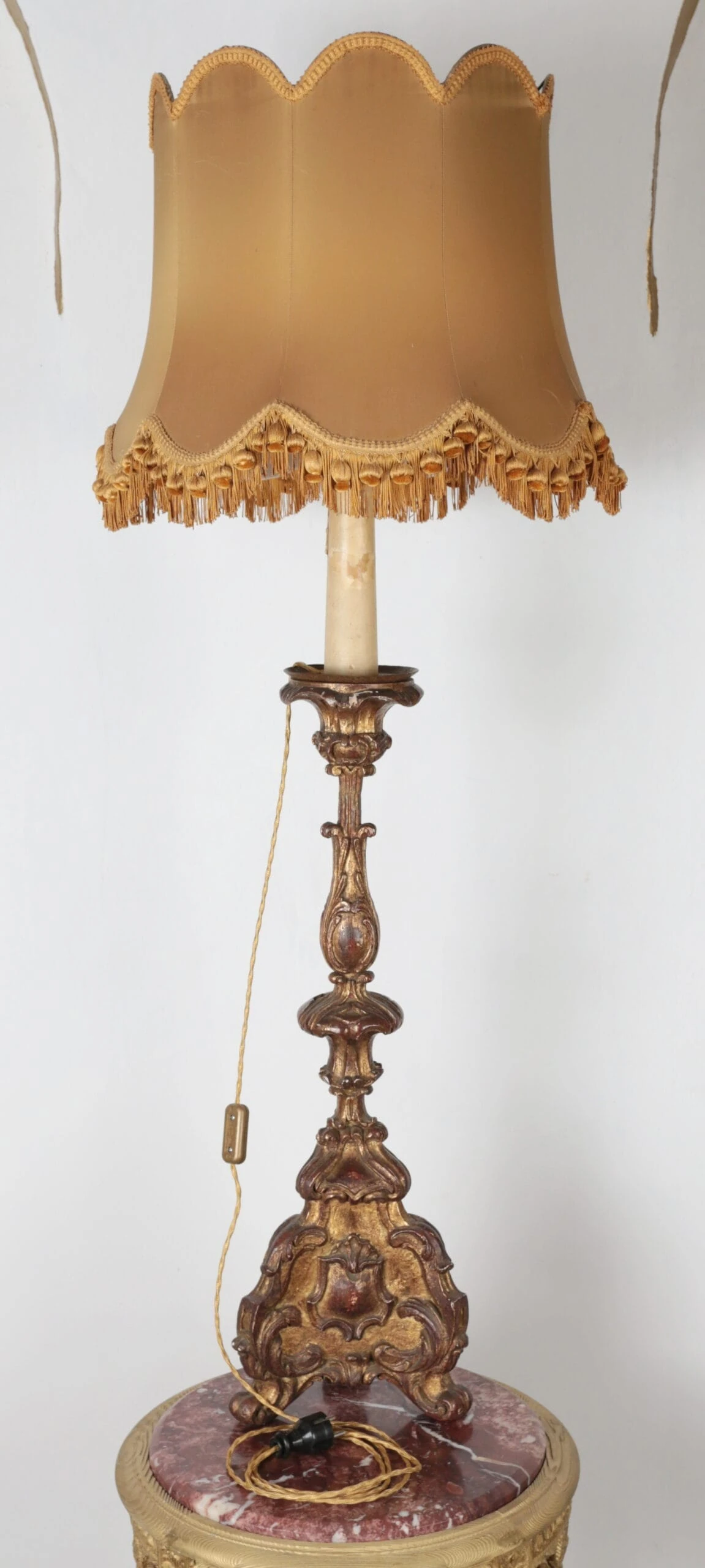 Barokní dřevěný svícen – Lampa
