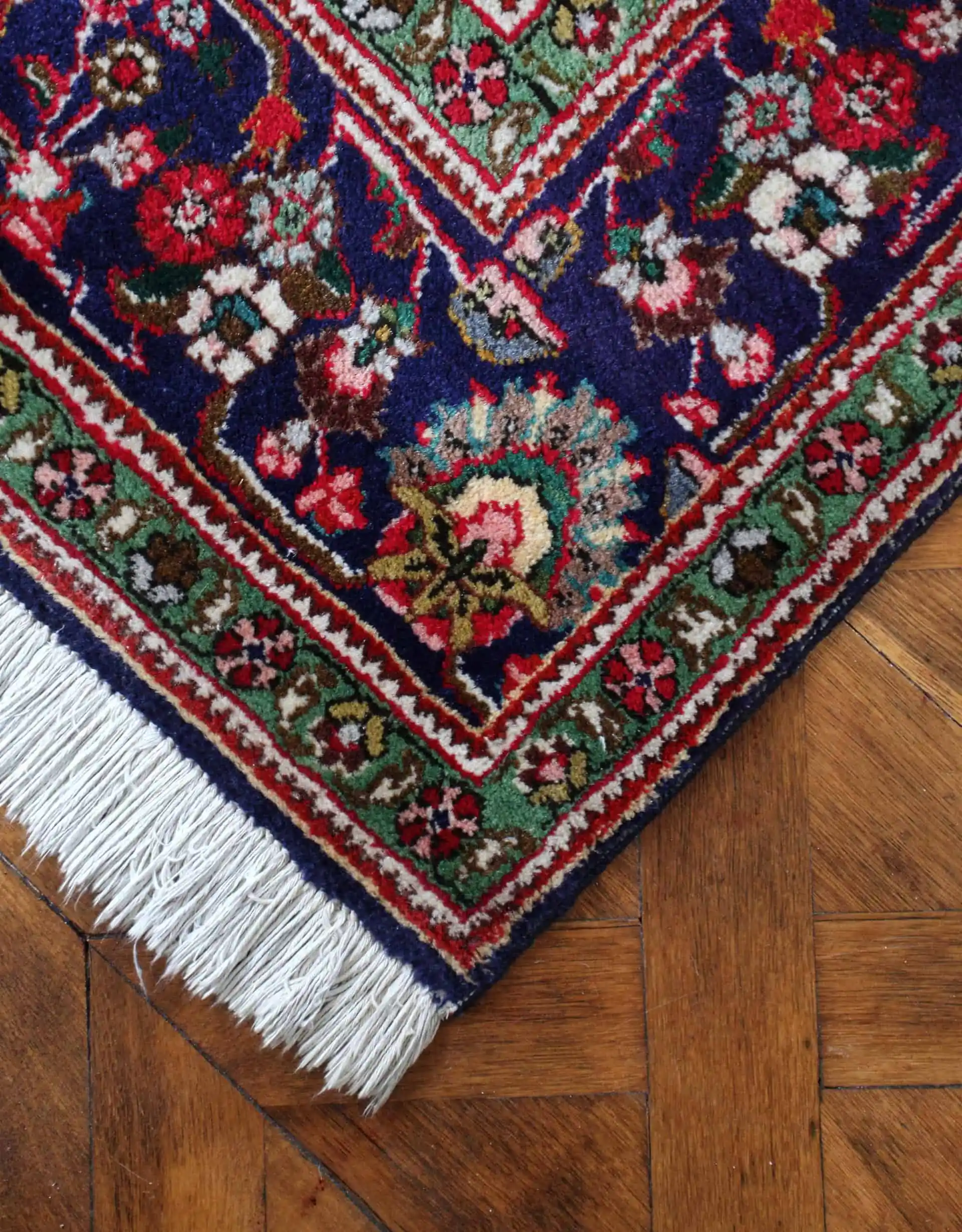 Ručně vázaný orientální koberec 305 X 205 cm