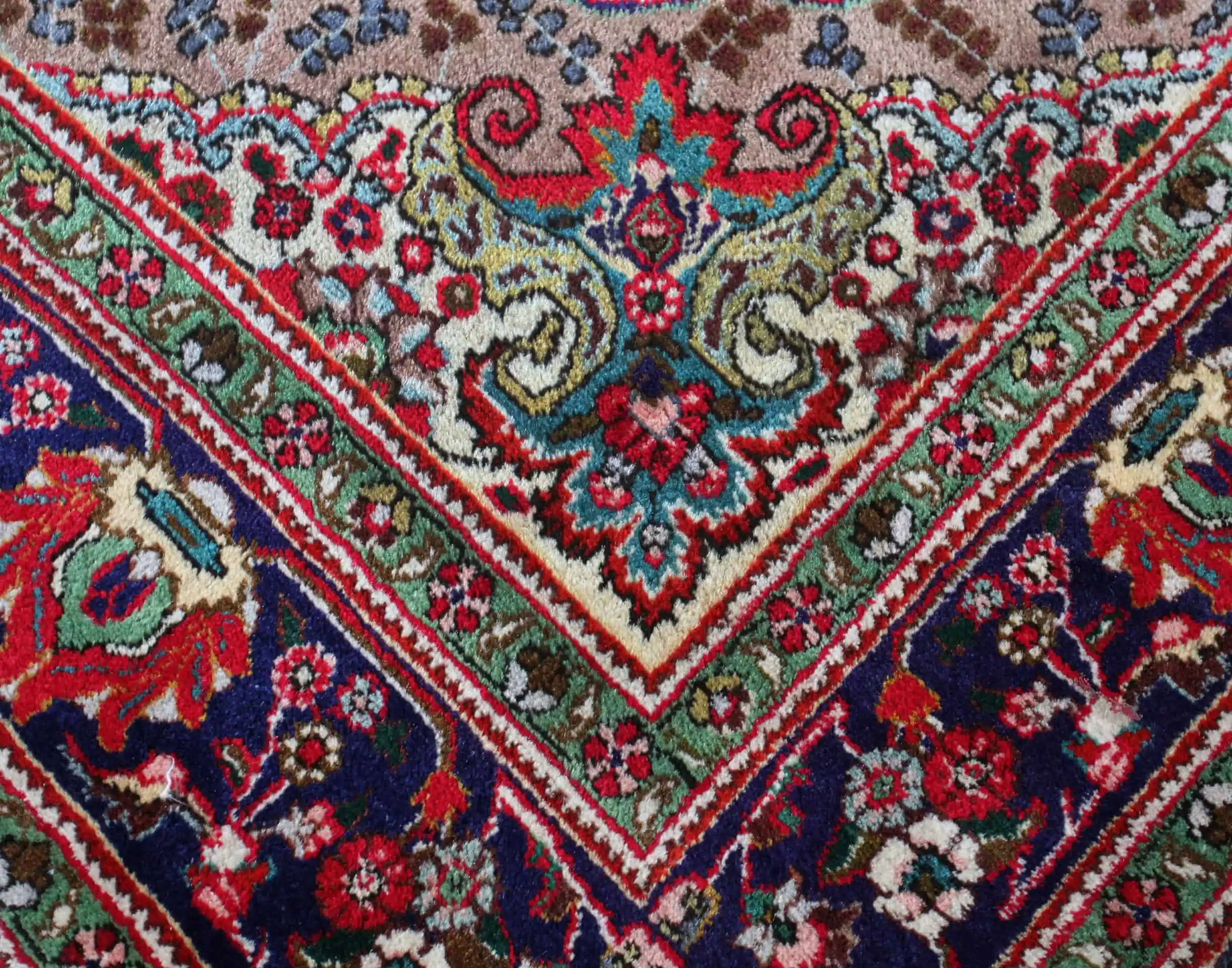 Ručně vázaný orientální koberec 305 X 205 cm