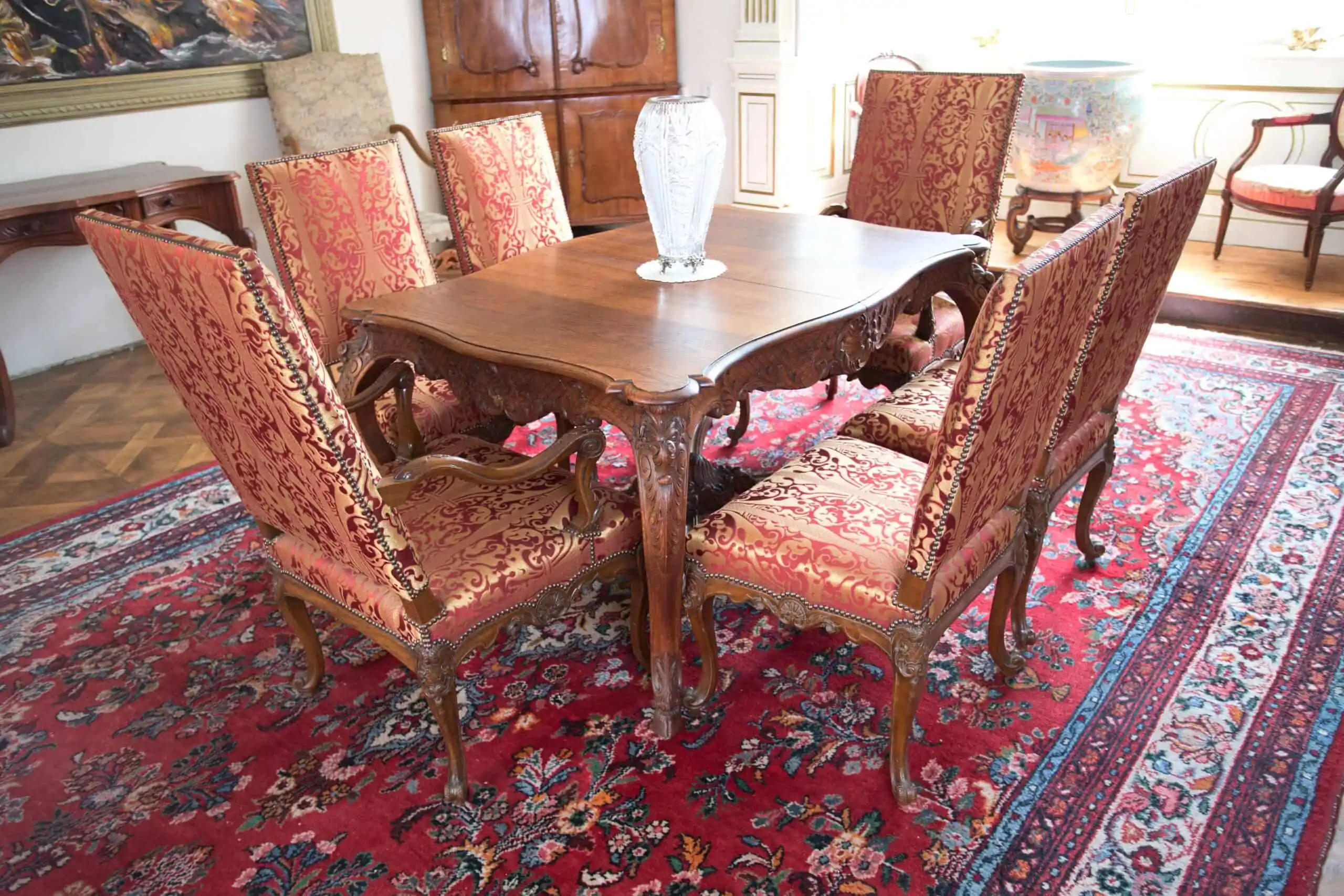 Rokokový jídelní stůl z masivního dubu, rozkládací