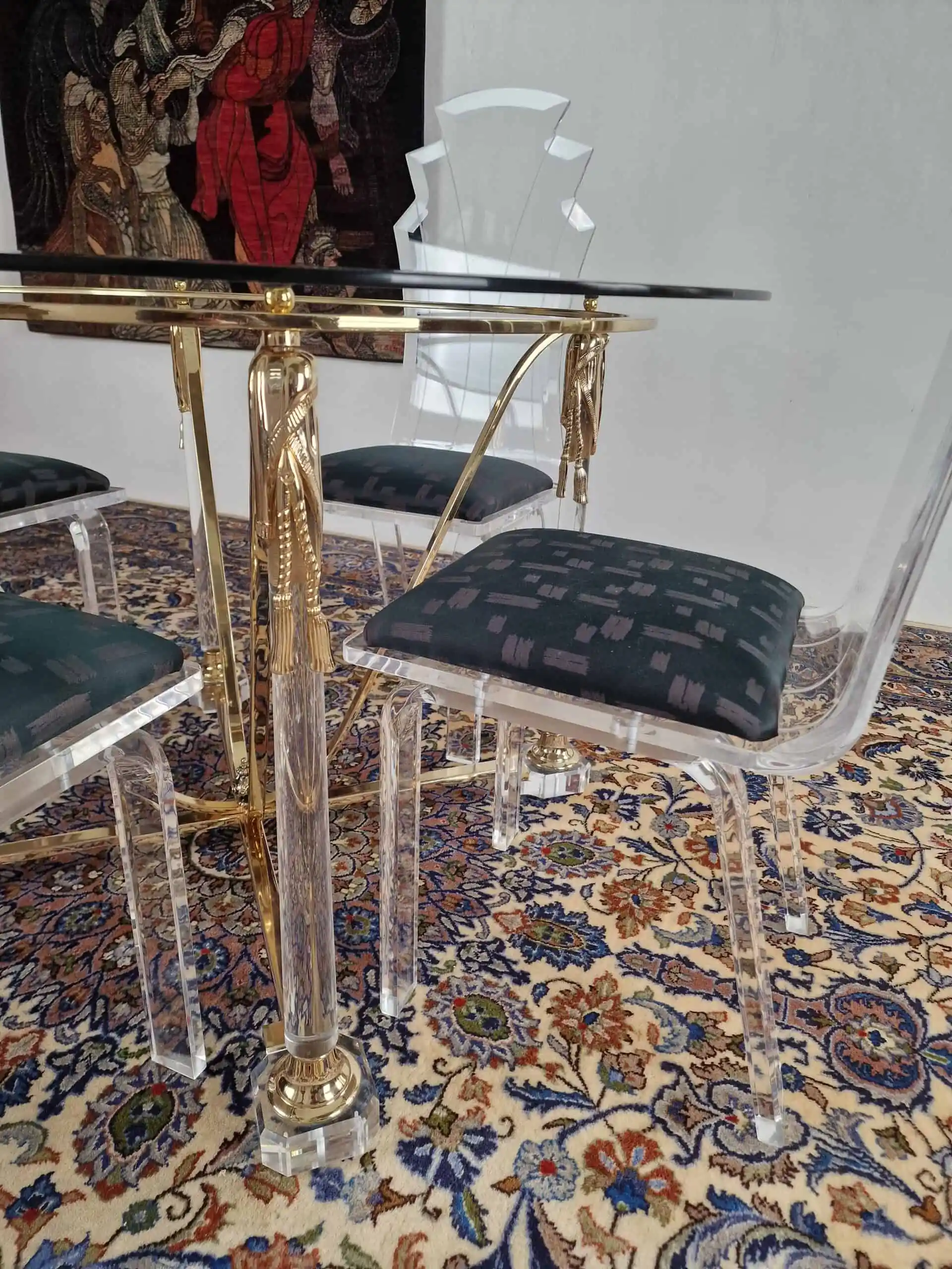 Komplet moderního kulatého stolu a 4 židle