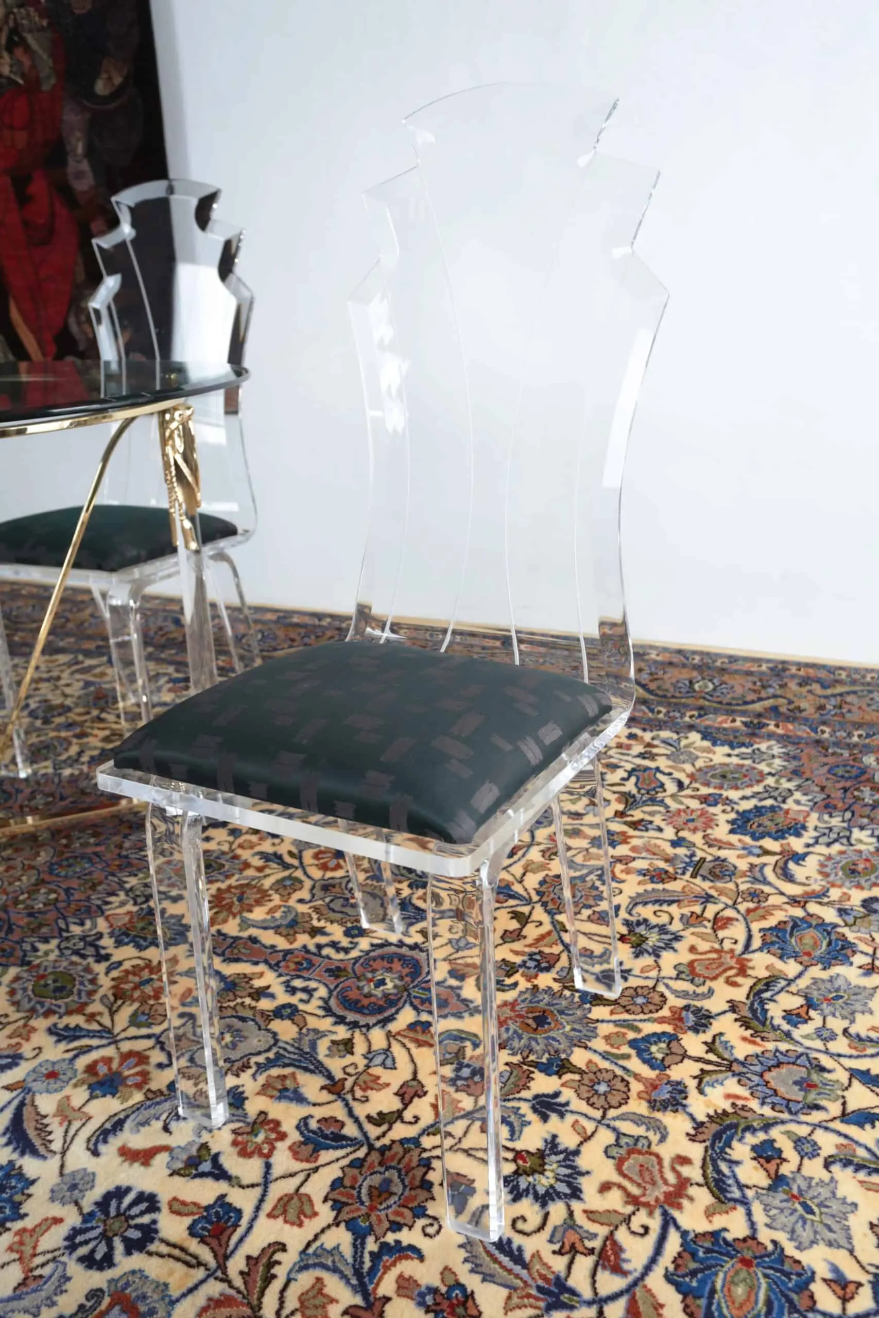 Komplet moderního kulatého stolu a 4 židle