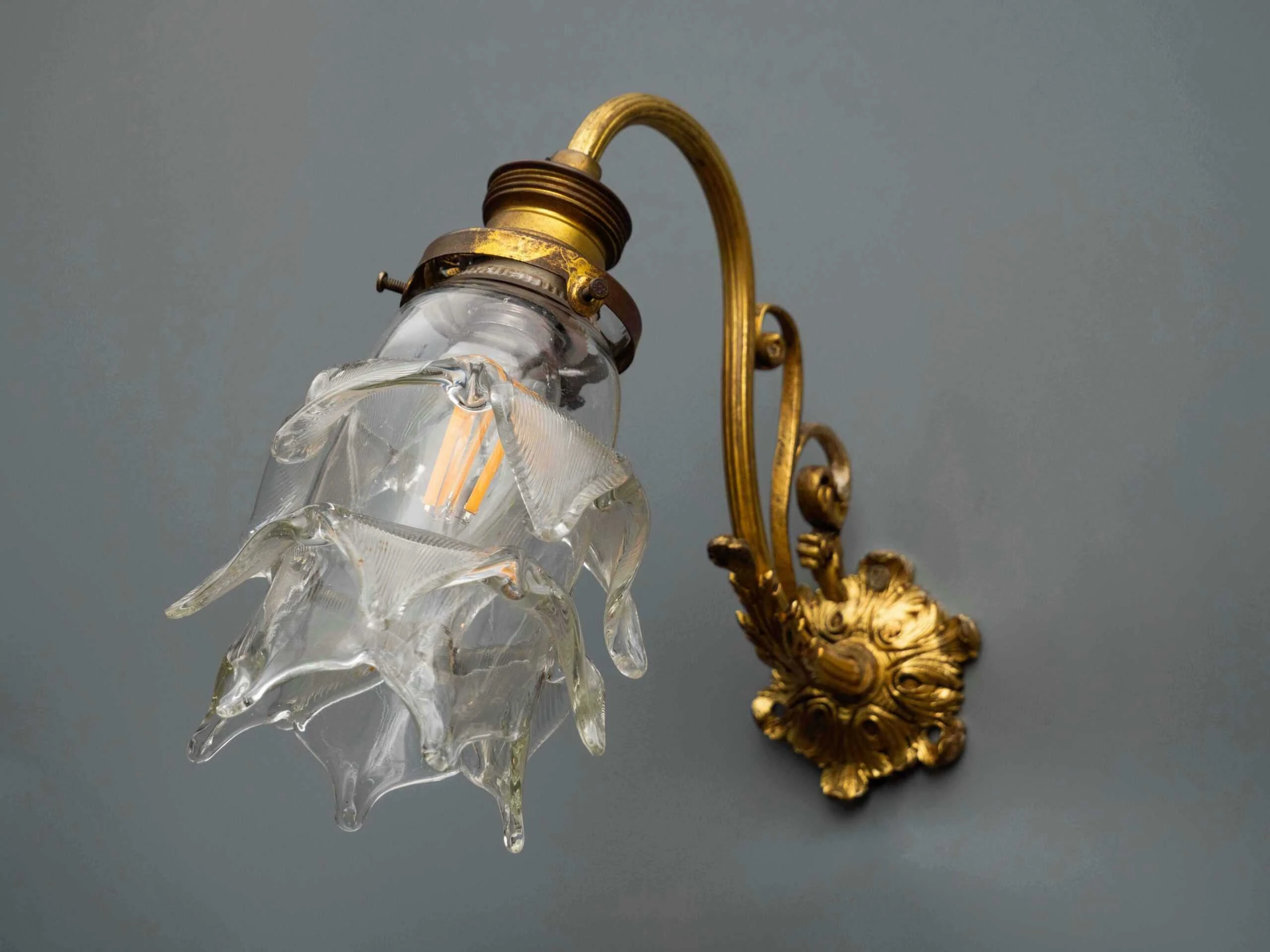 Nástěnná lampa / aplika ze zlaceného bronzu