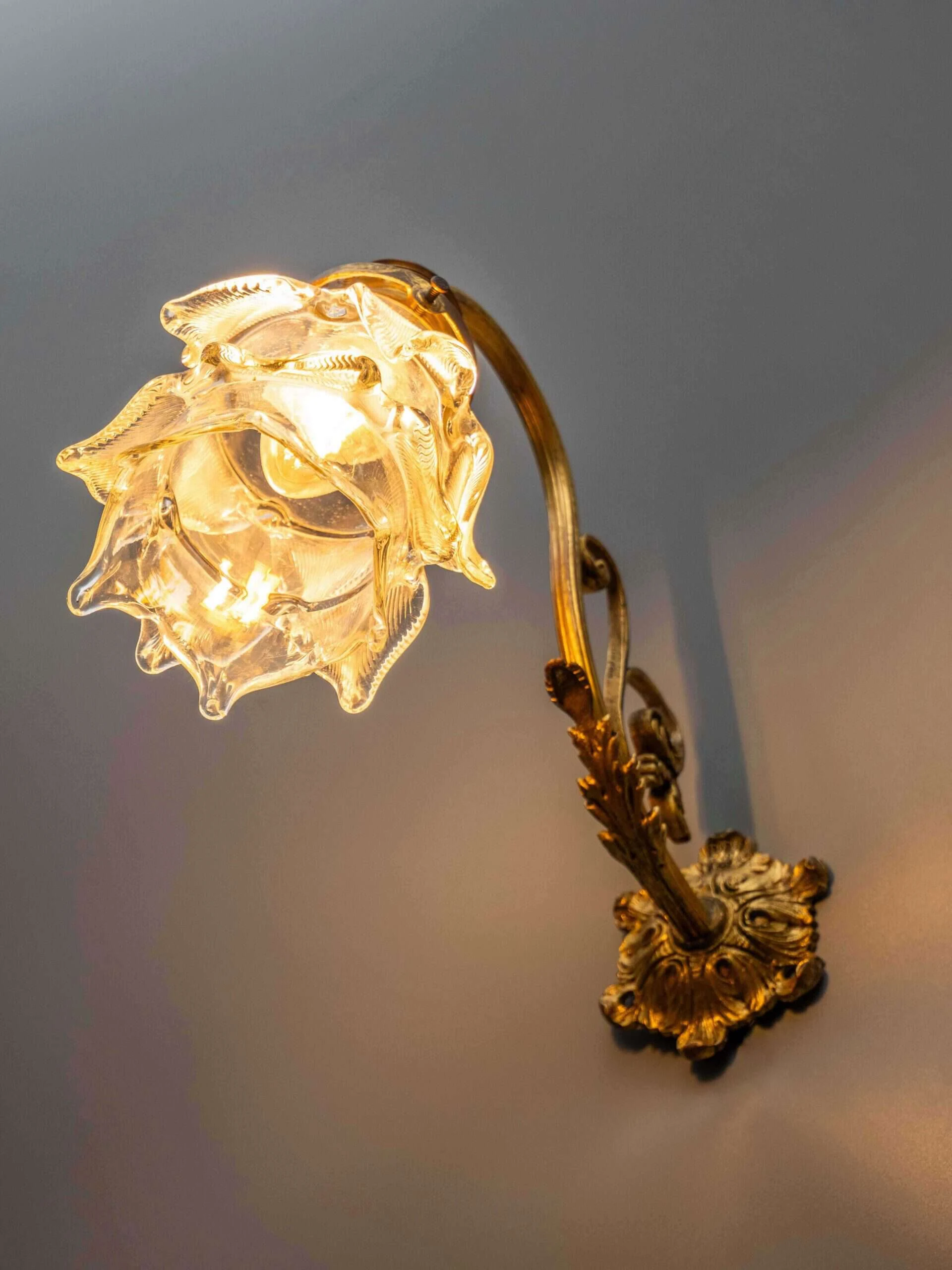 Nástěnná lampa / aplika ze zlaceného bronzu