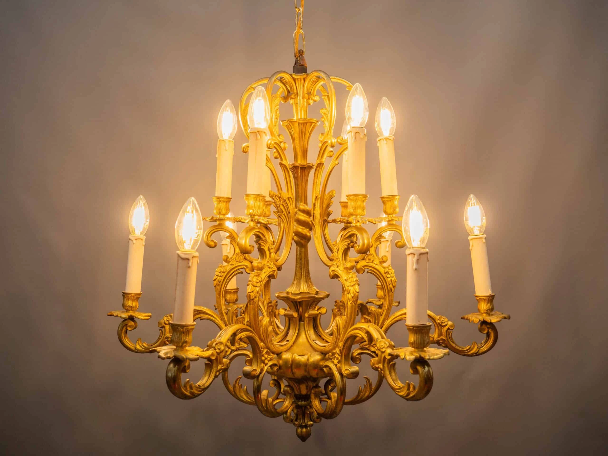 Velký bronzový lustr z dílen Maison Lucien Gau Paris
