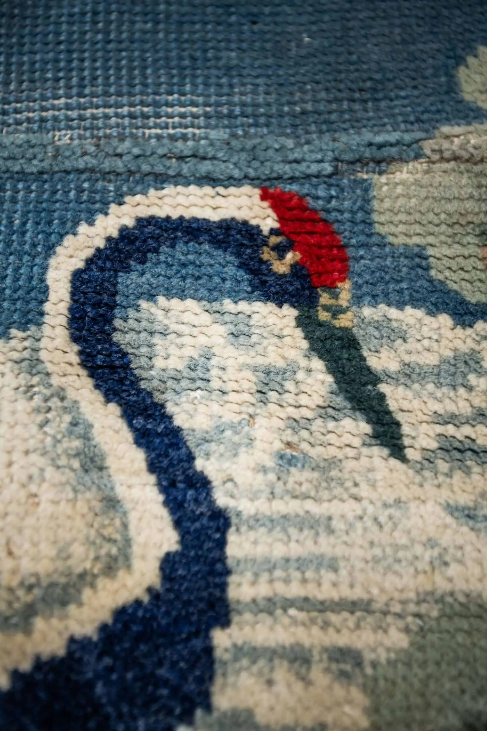 Starožitný čínský koberec Ningxia s čápy 275 X 190 cm