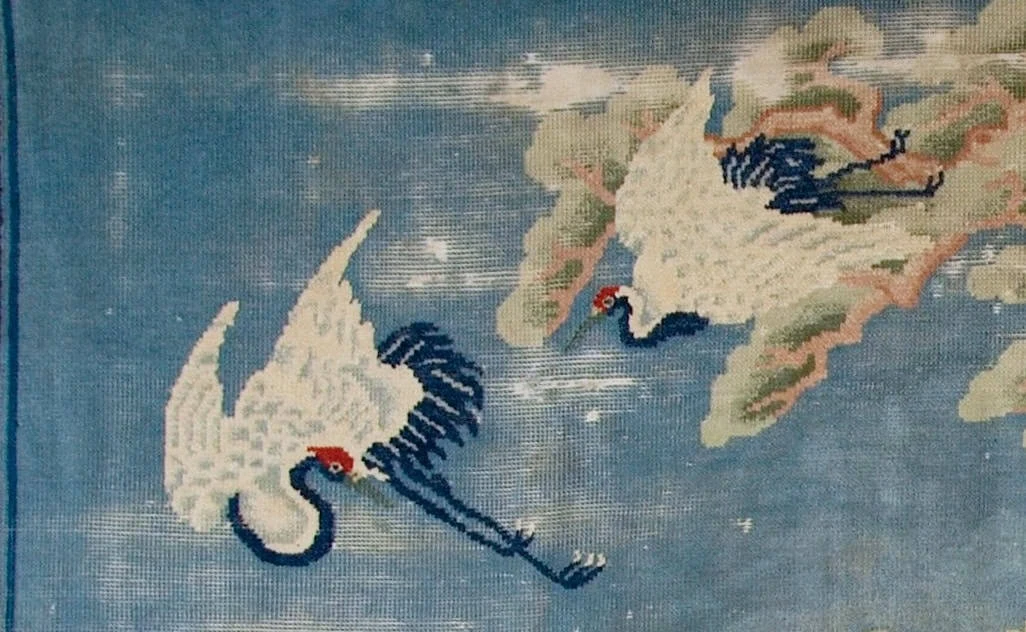 Starožitný čínský koberec Ningxia s čápy 275 X 190 cm