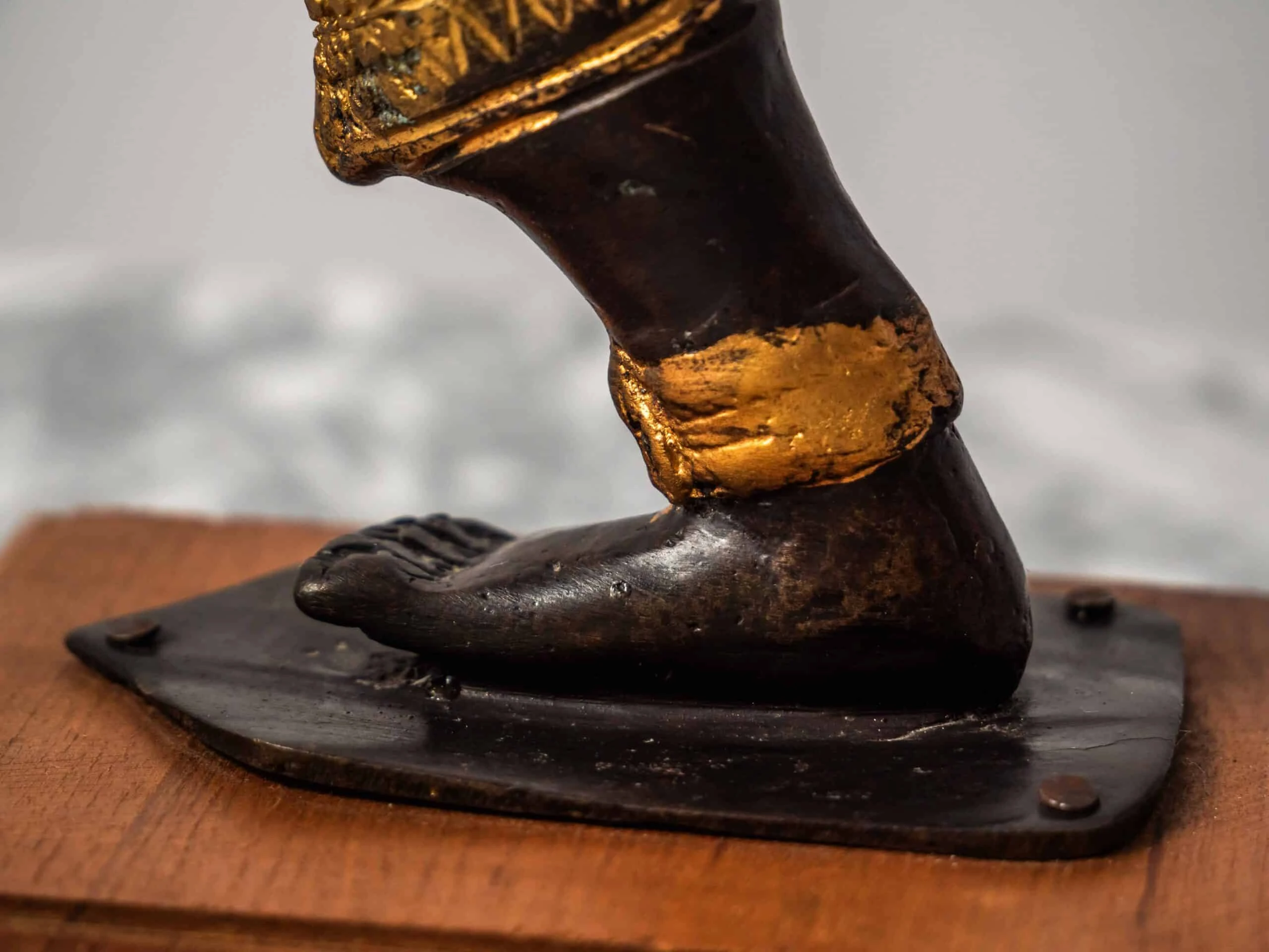 Zlatá soška thajského tanečníka