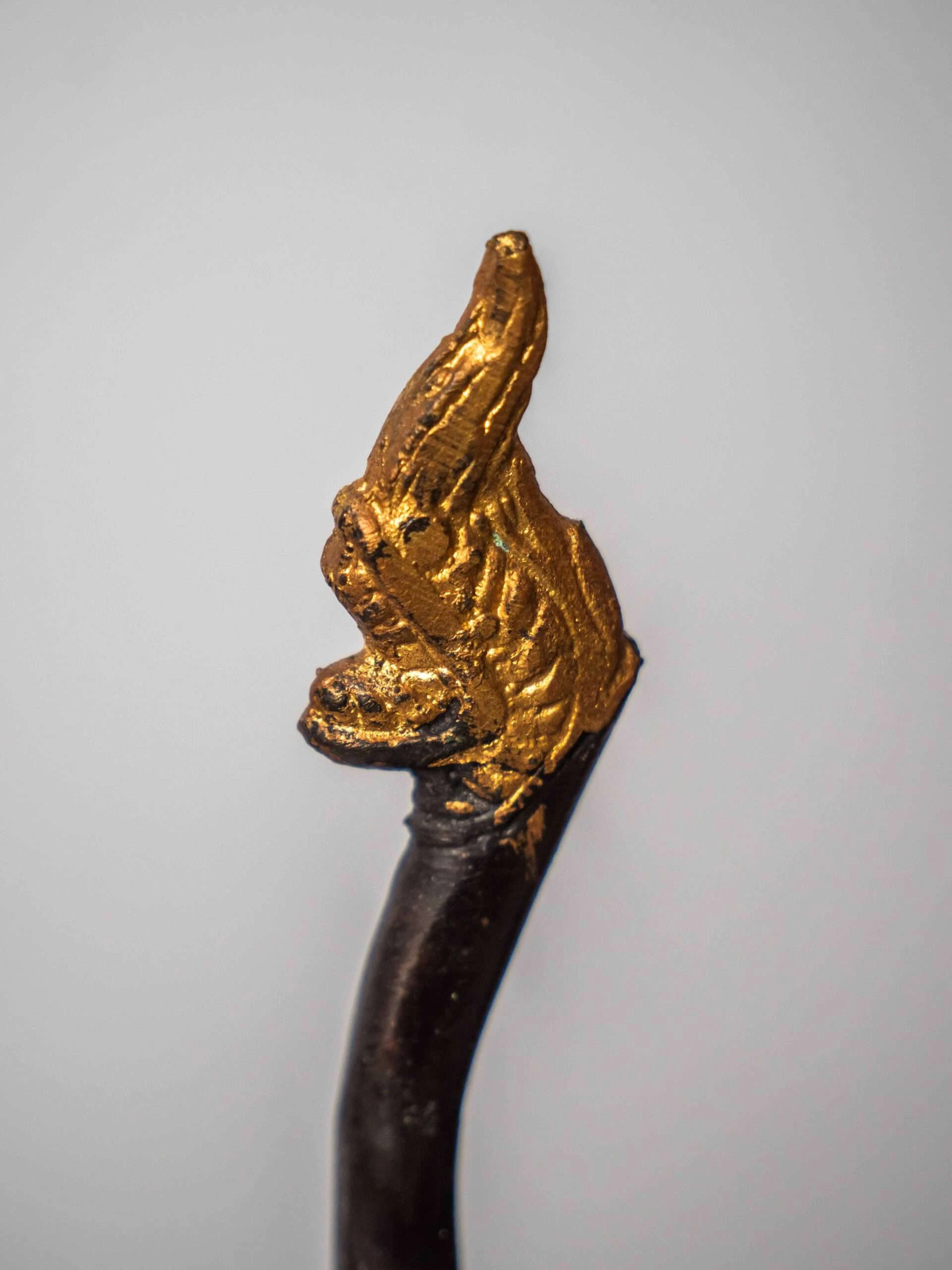 Zlatá soška thajského tanečníka