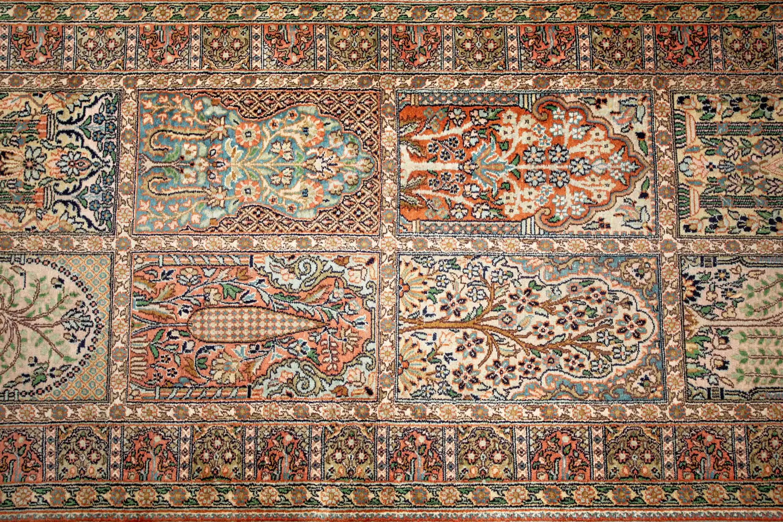 Velký hedvábný běhoun z Kašmíru 491 X 80 cm