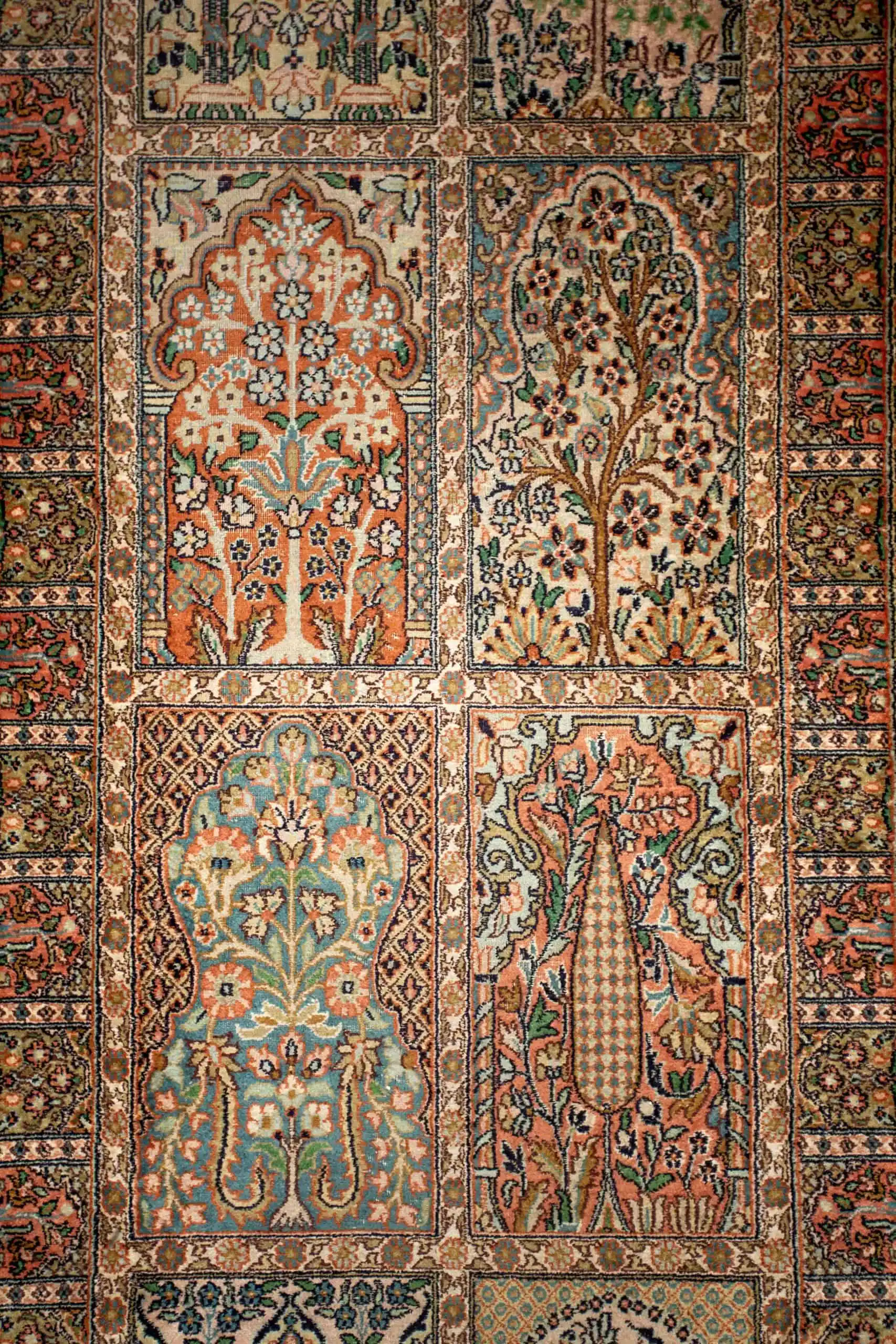 Velký hedvábný běhoun z Kašmíru 491 X 80 cm