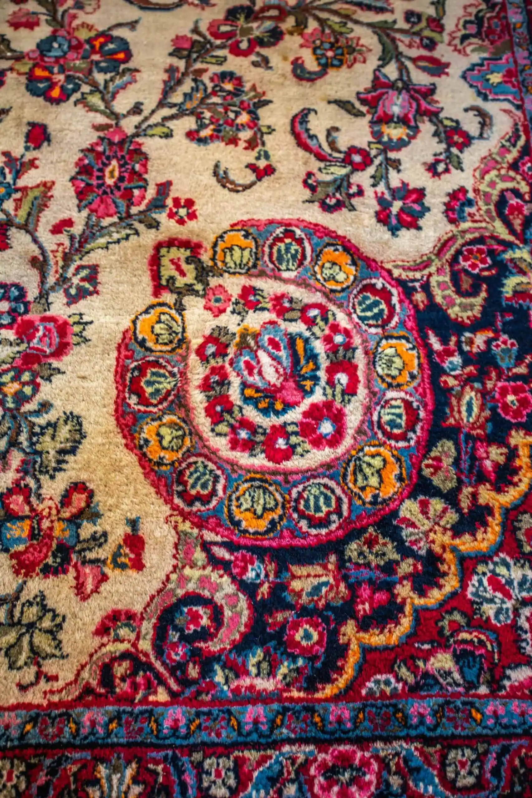 Perský květinový koberec Yazd 370 X 268 cm