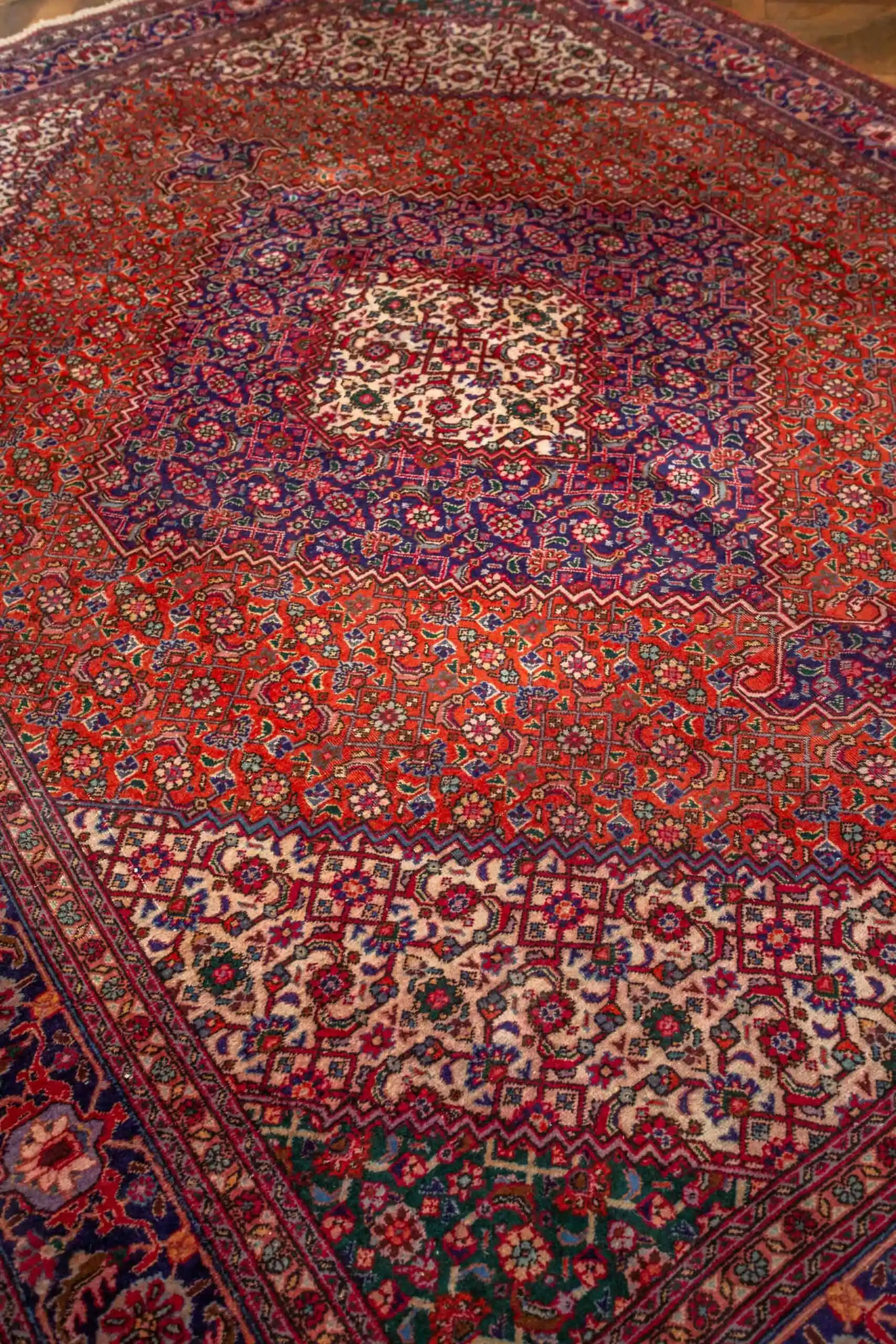 Ručně vázaný perský koberec Seneh 321 x 258 cm